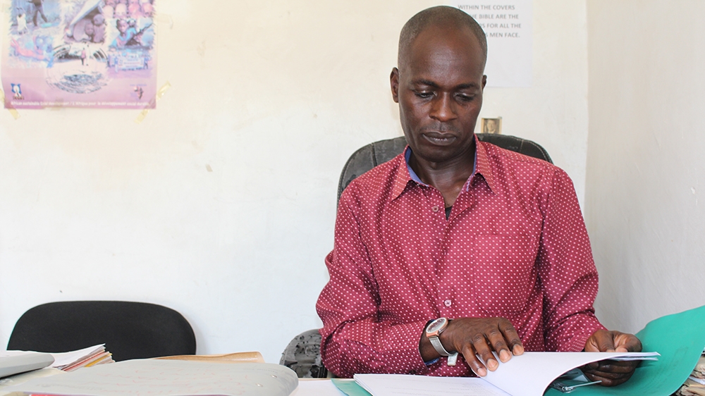 Ferdinand Juma, Kenya Plantation and Agricultural Workers Union chairperson, says a low minimum wage entices giant cut-flower firms to Kenya [Osman Mohamed Osman/Al Jazeera]