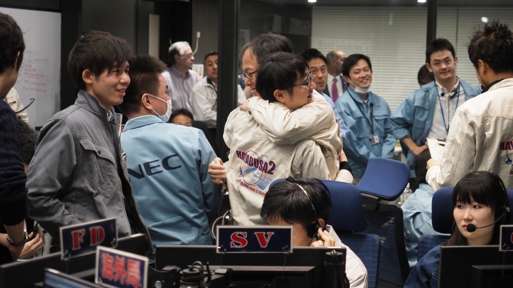 Hayabusa2 landing, Japan