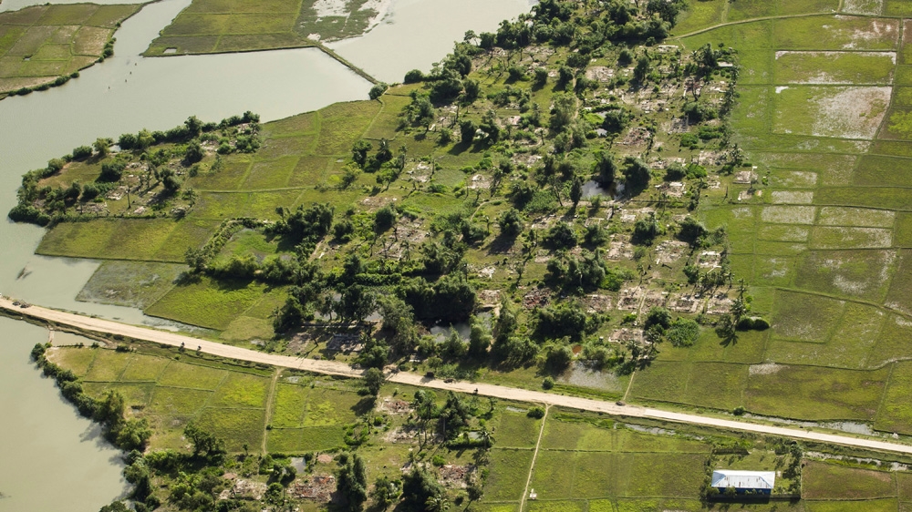 Rohingya burnt village 