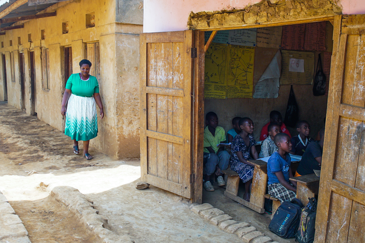Uganda women cross border traders [Alice McCool/Al Jazeera]