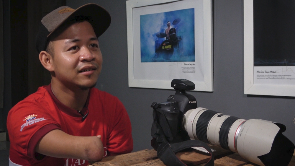 Indonesia''s Unlikely shutterbug - Part 2 - CU