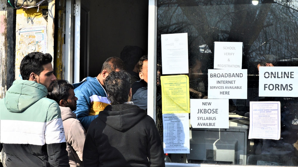 Kashmir internet cafe