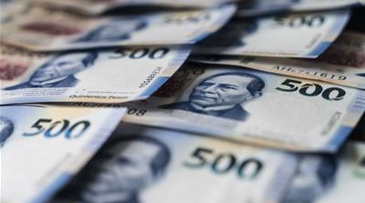 Mexican Workers collect