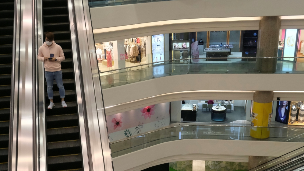 China retail sales plunge