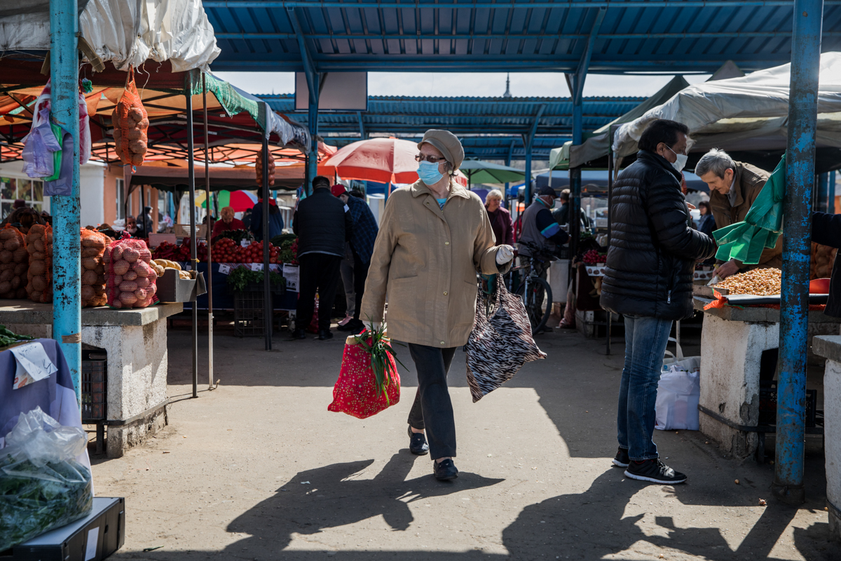 “The greatest joy these days is to see my family healthy. Still”, says Sabina, 75 while at the market in Sighisoara. Her life has not been affected very much, except she longs going for a walk. Sighis