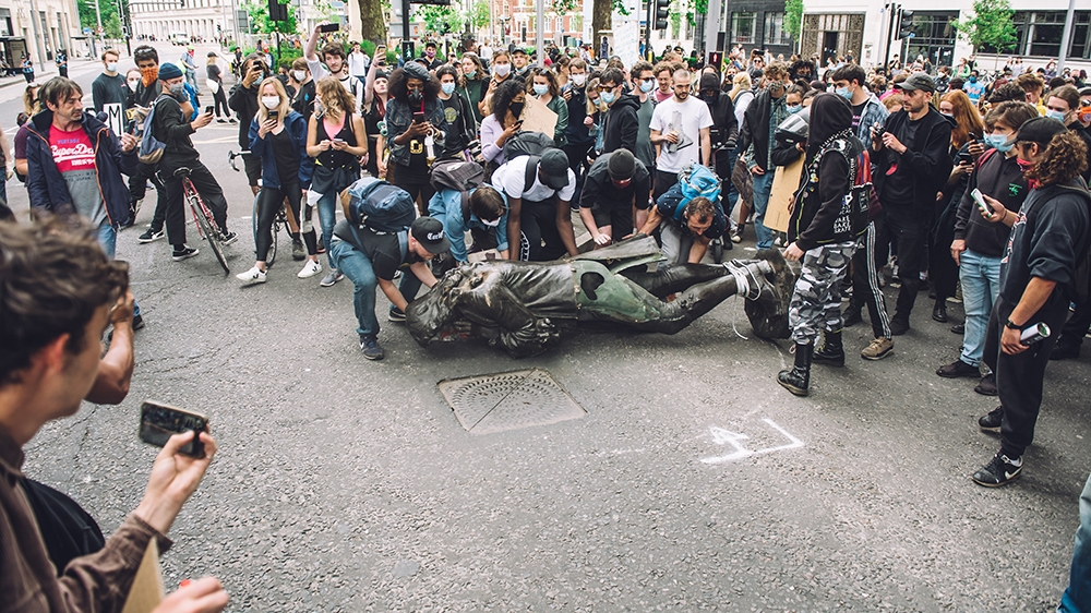 US protest - outside image - statues