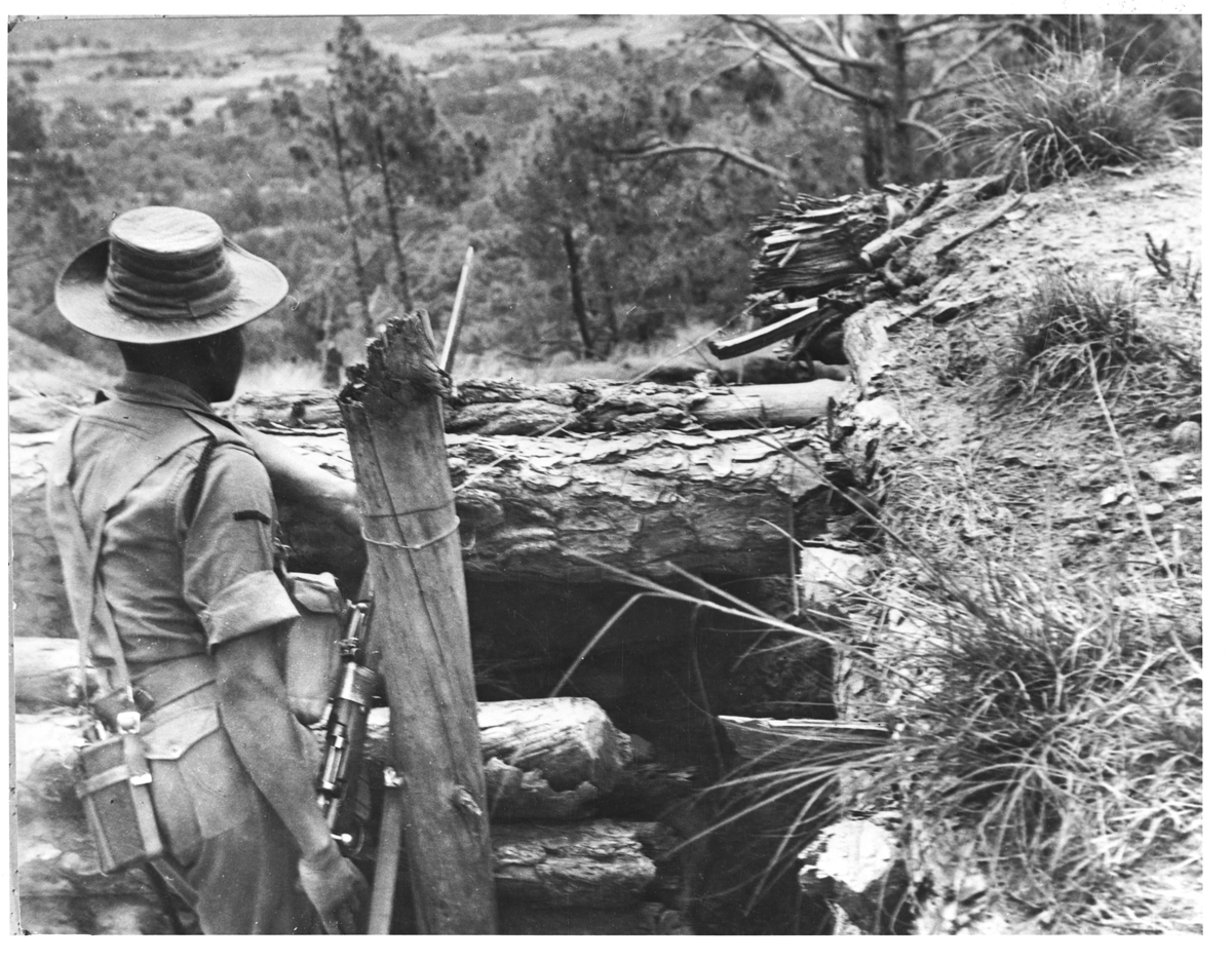 An Indian soldier guards a hastily hrown-together fort in the Ladakh border region during the Sino-Indian War. (Photo by © Hulton-Deutsch Collection/CORBIS/Corbis via Getty Images)