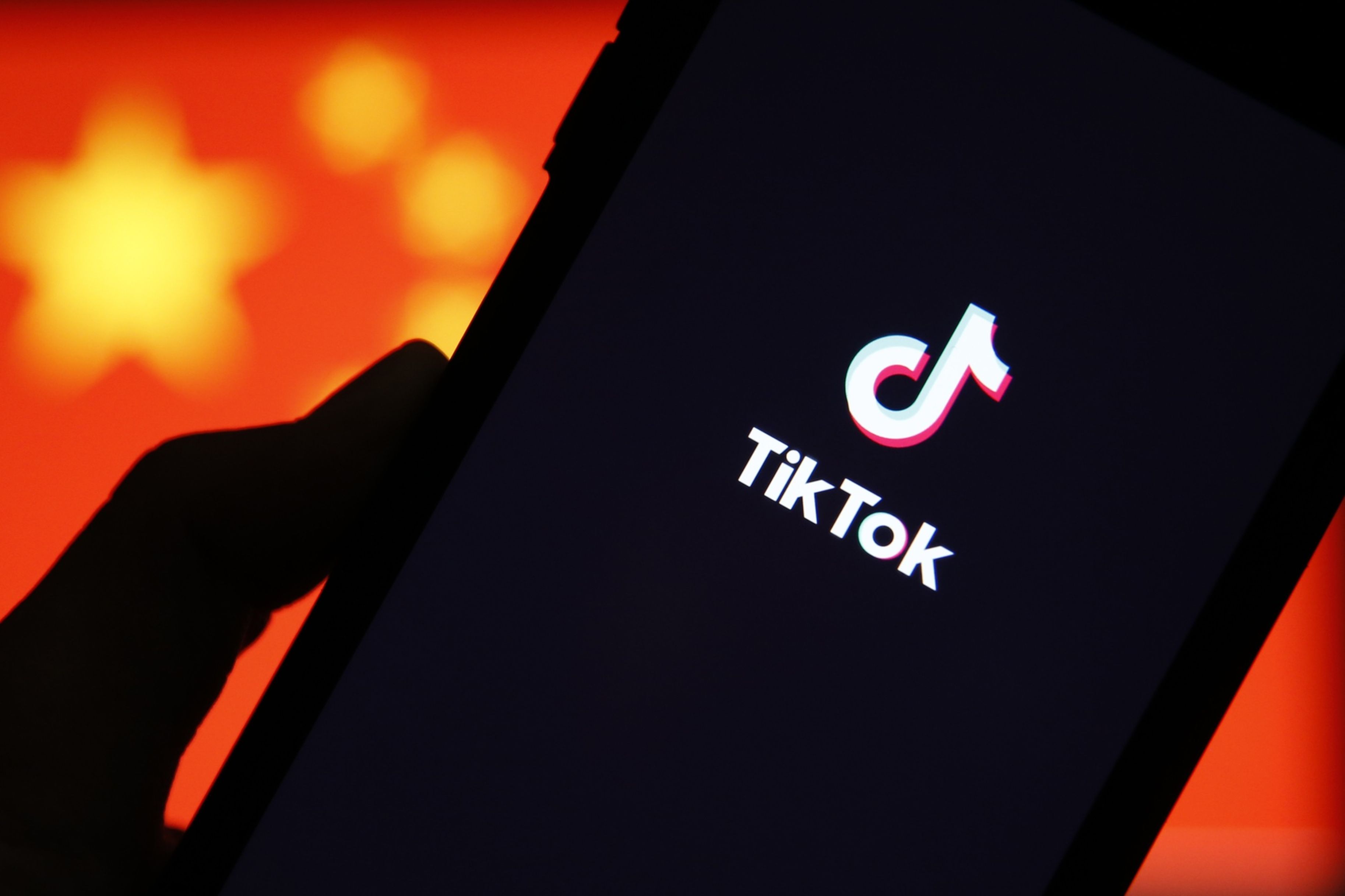 TikTok logo with Chinese flag