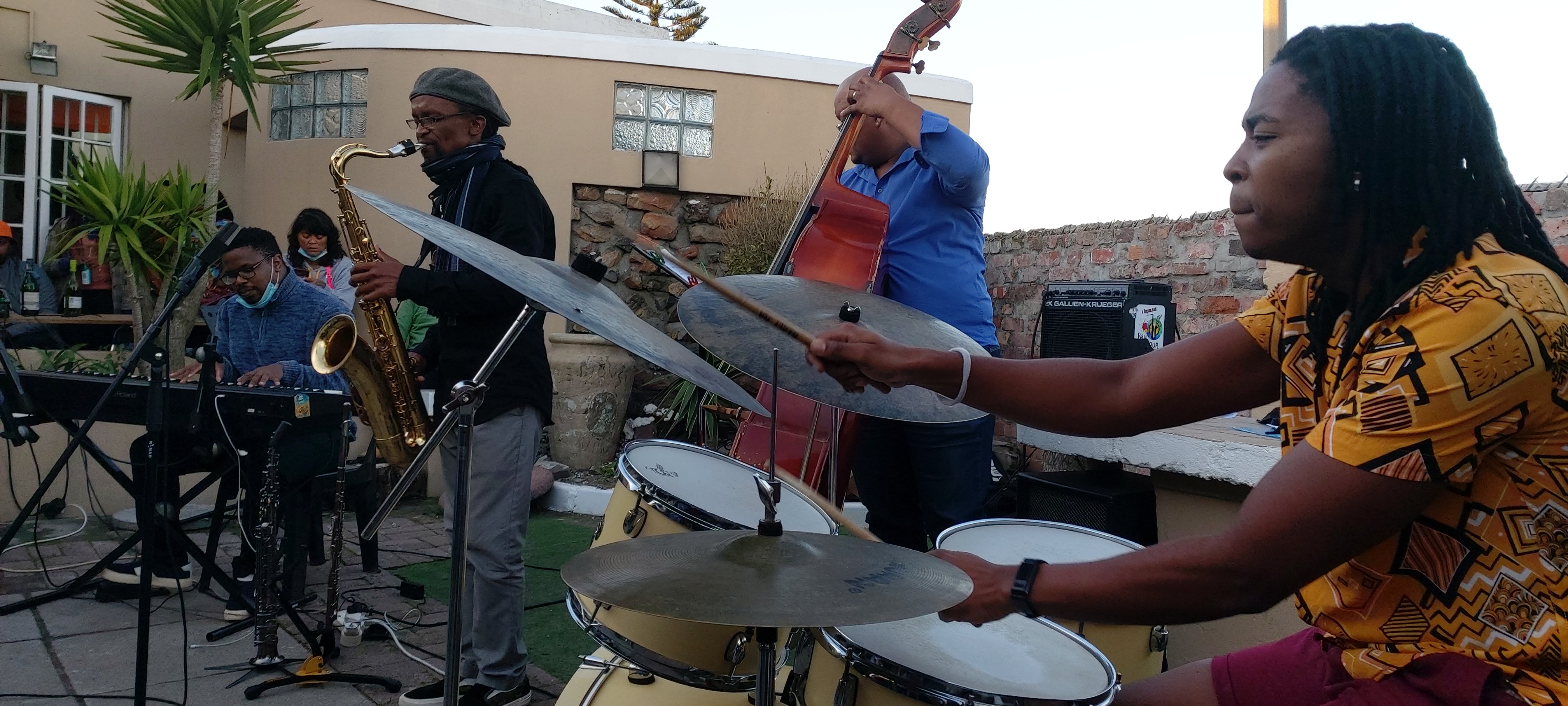 McCoy Mrubata performing with young local musicians [Courtesy Jazz in the Native Yards/Luvuyo Kakaza]