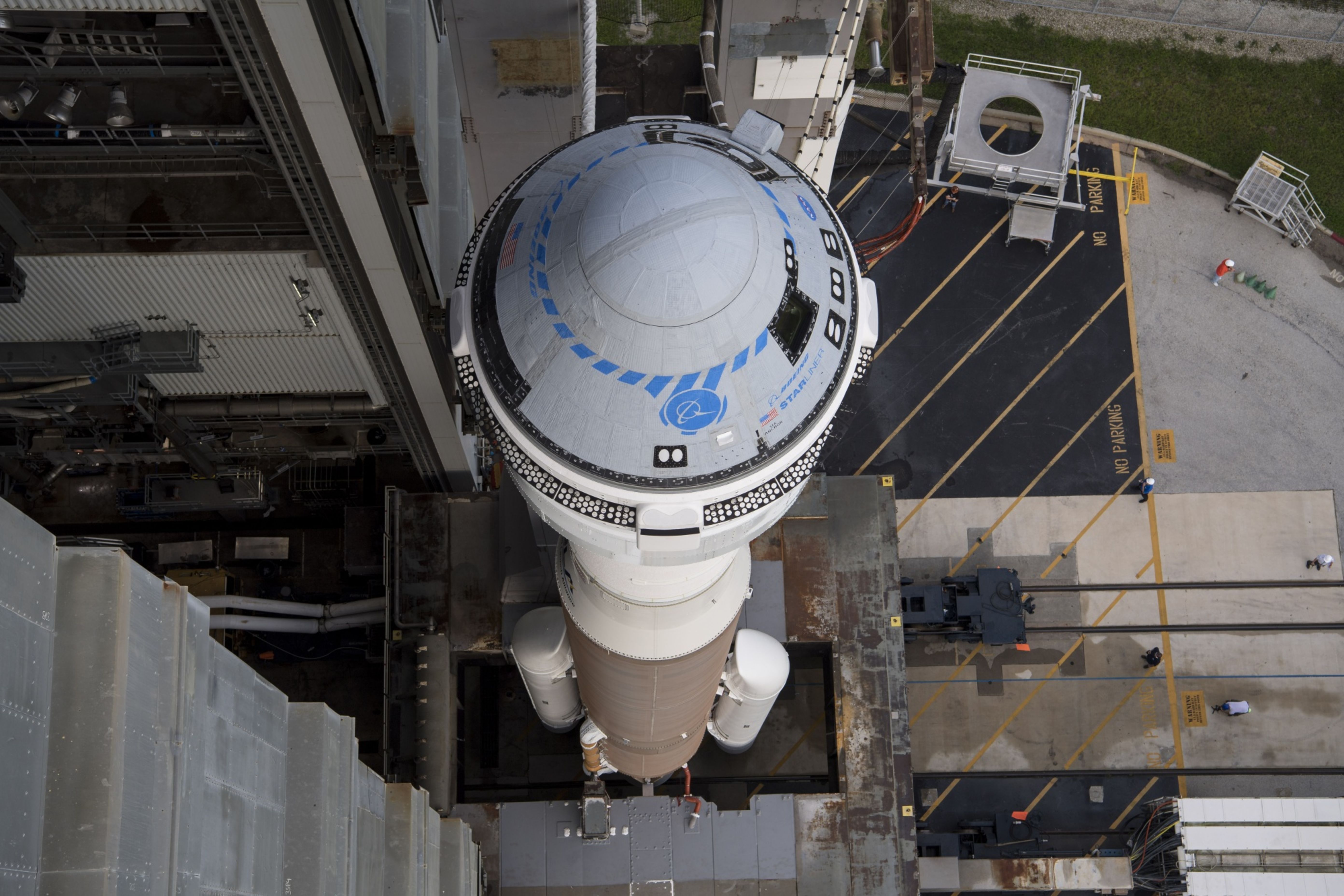 A rocket with Boeings CST-100 Starliner spacecraft aboard was rolled out to the launch pad at Cape Canaveral Space Force Station in Florida in the United States on August 2, before problems with the propulsion system forced Boeing to delay its planned August 3 launch