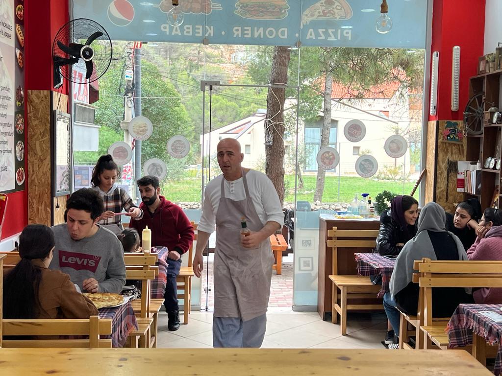 AfghanRestaurant Inside Albanian Pizzeri