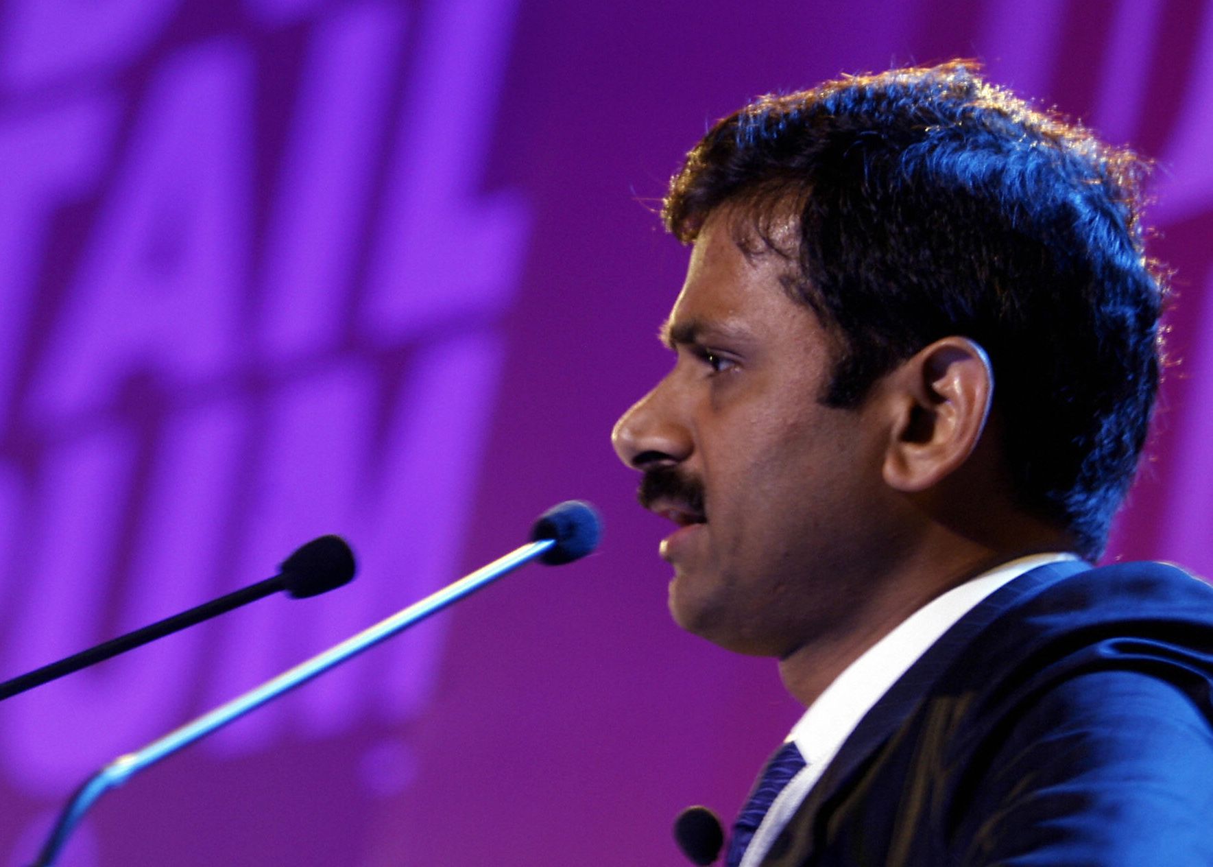 CEO V Vaidyanathan speaking in a mike