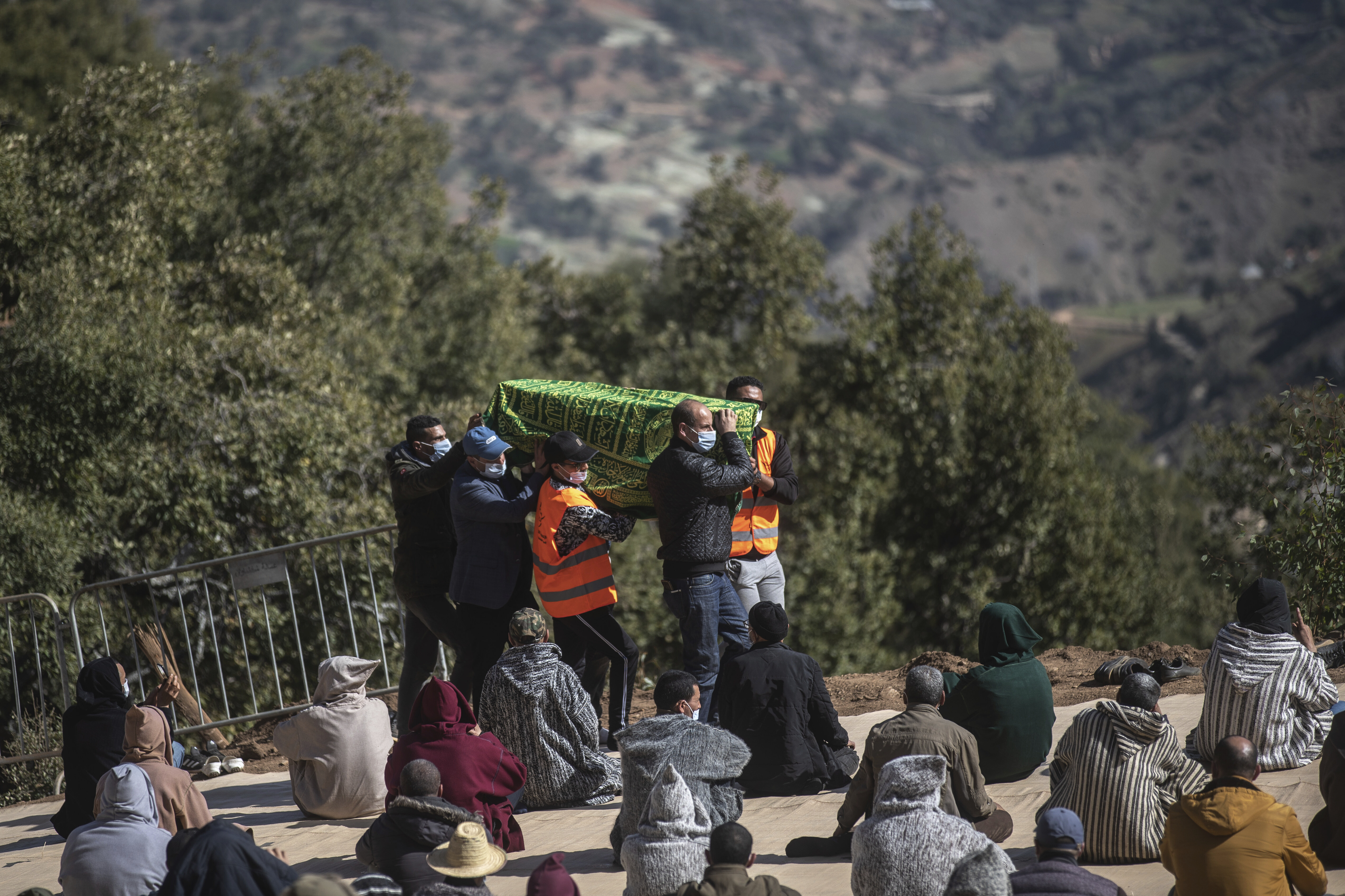 Moroccans bury 5-year-old boy Rayan, who died in a deep well
