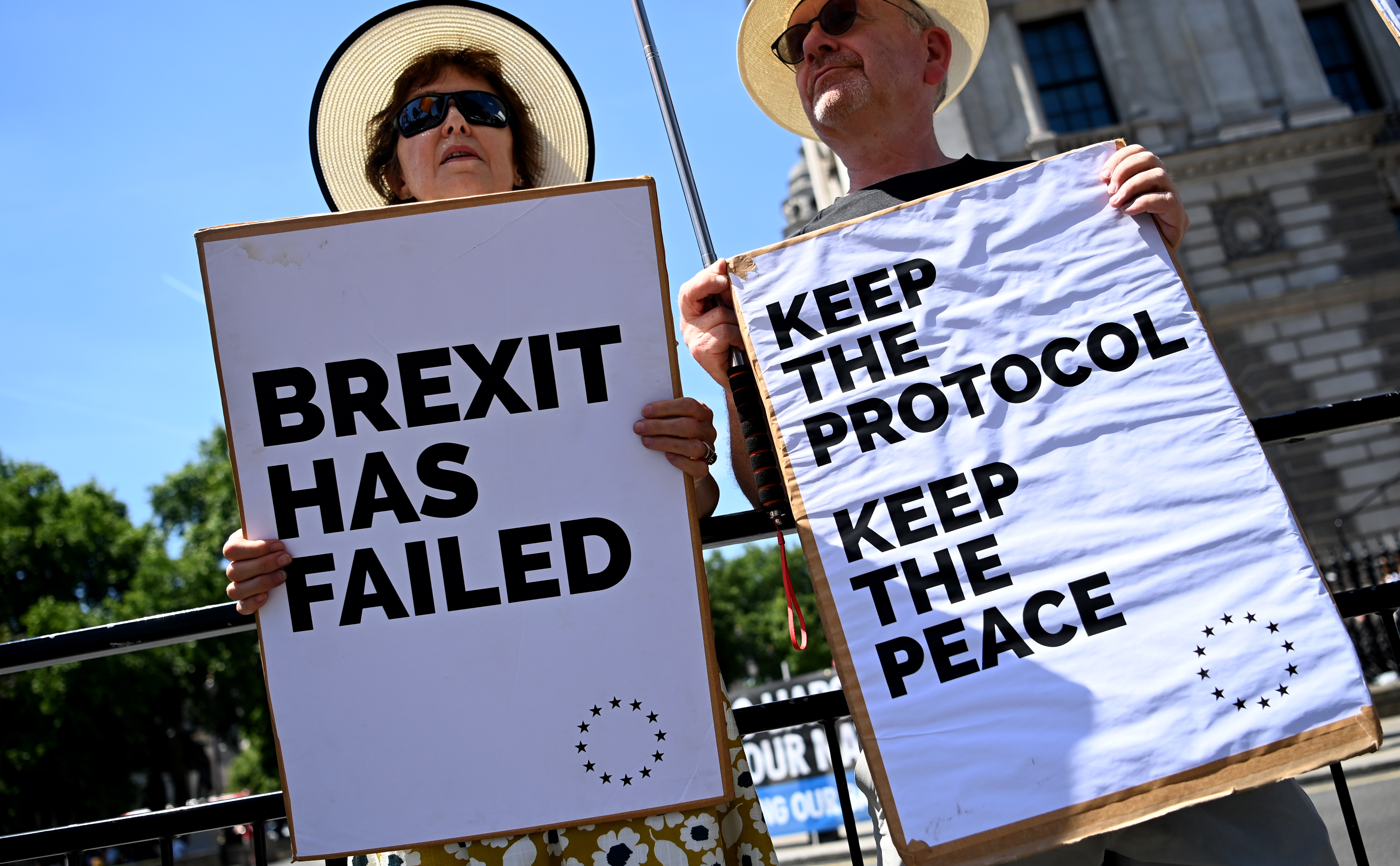 Anti Brexit protesters outside parliament in London