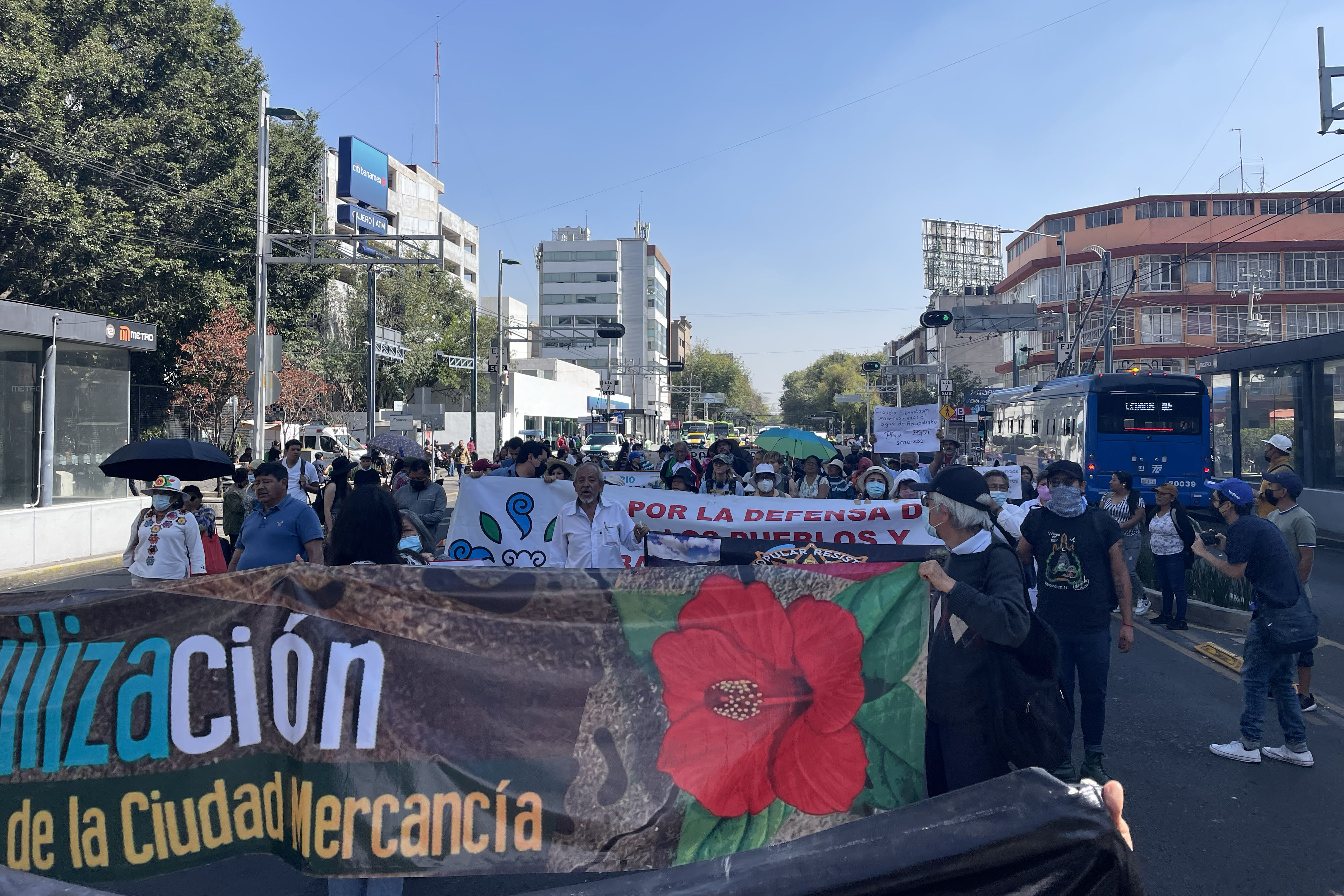 Residents of Mexico City protest the rising rents because of Airbnb