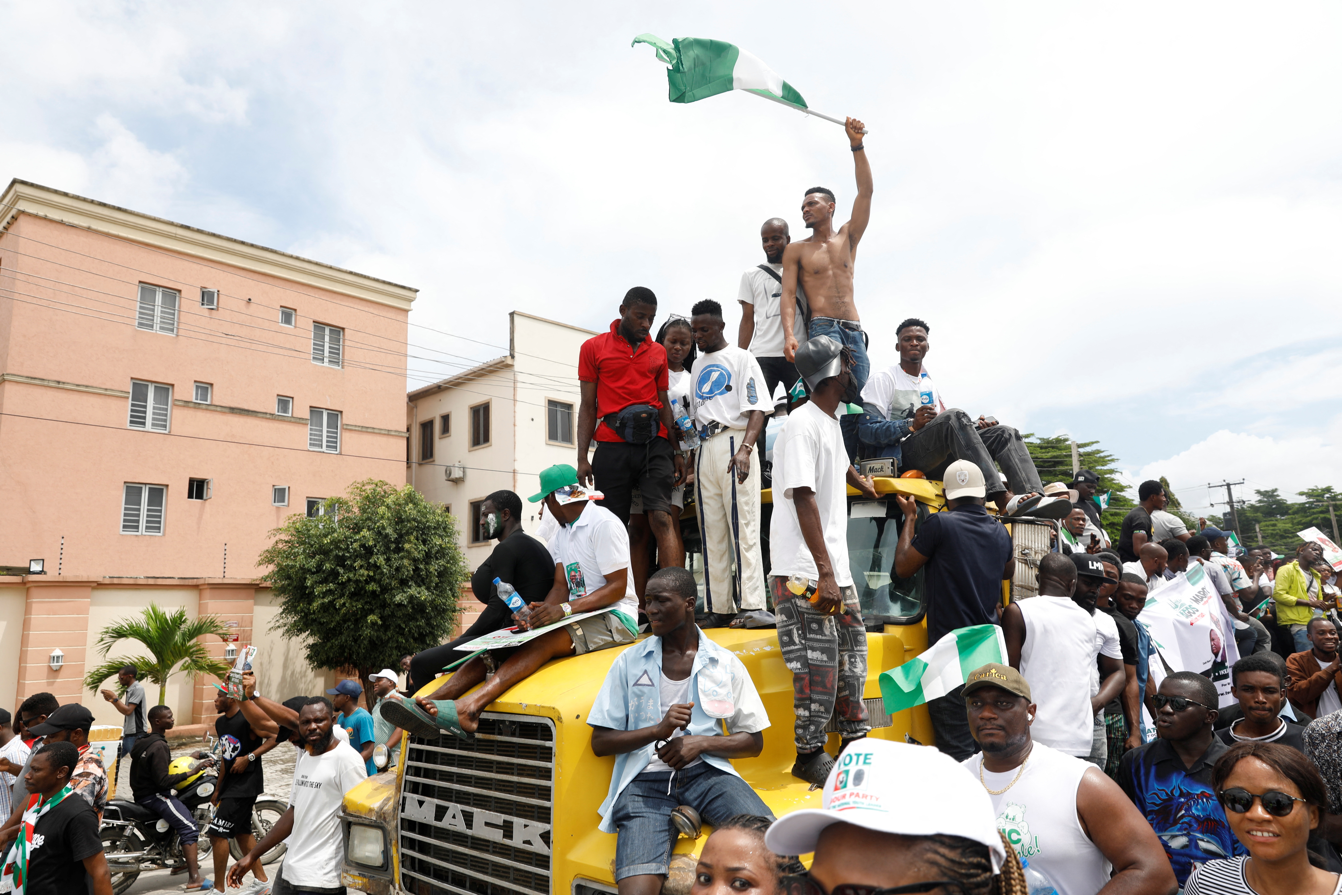 Supporters of Labour Party's presidential candidate, Peter Obi, attend a rally in Lekki, Lagos, Nigeria October 1, 2022. [Temilade Adelaja/Reuters]