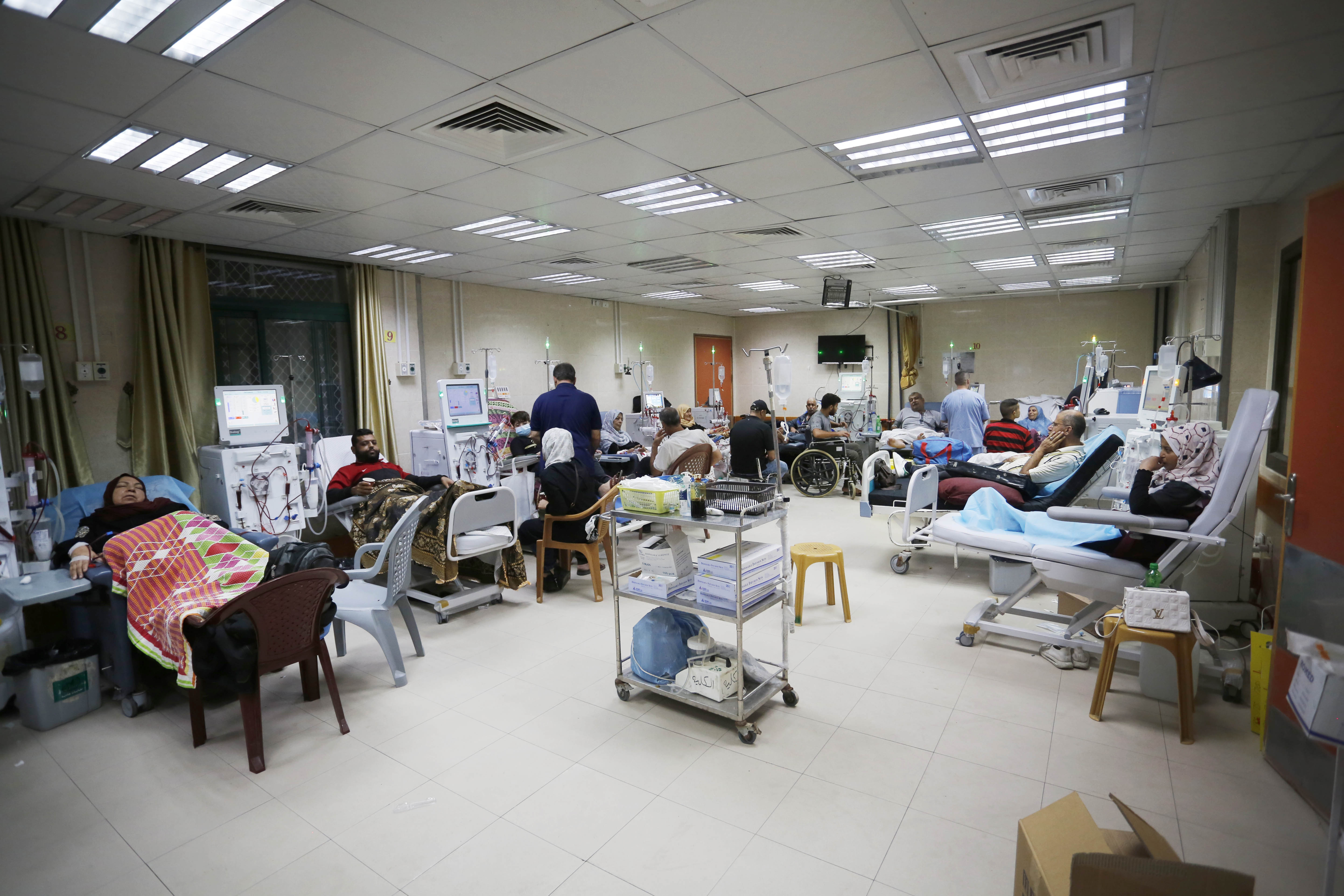 There are 24 kidney dialysis machines for 300 patients in Al-Aqsa Martyrs Hospital 