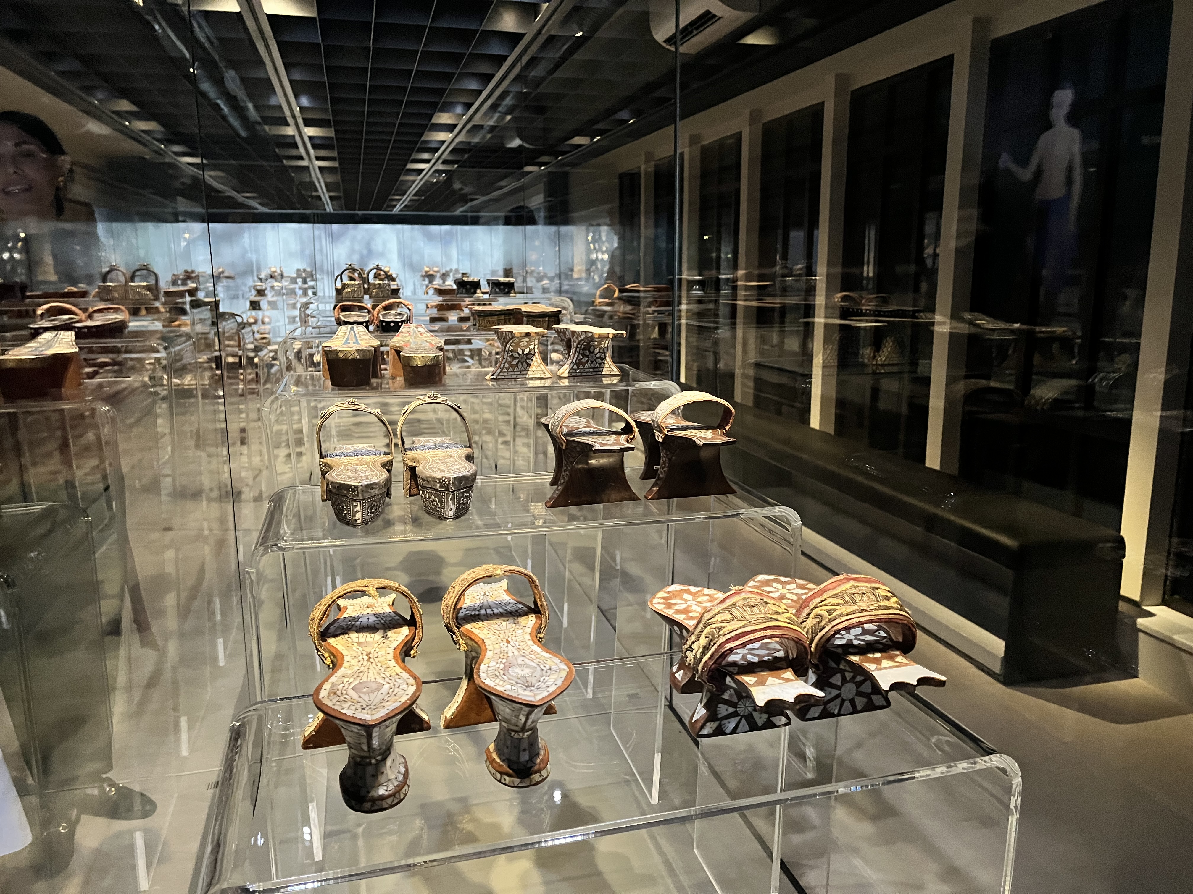 The Cinili Hamam and Museum also displays a large number of donated objects, including traditional bathing sandals decorated with precious metals and mother-of-pearl