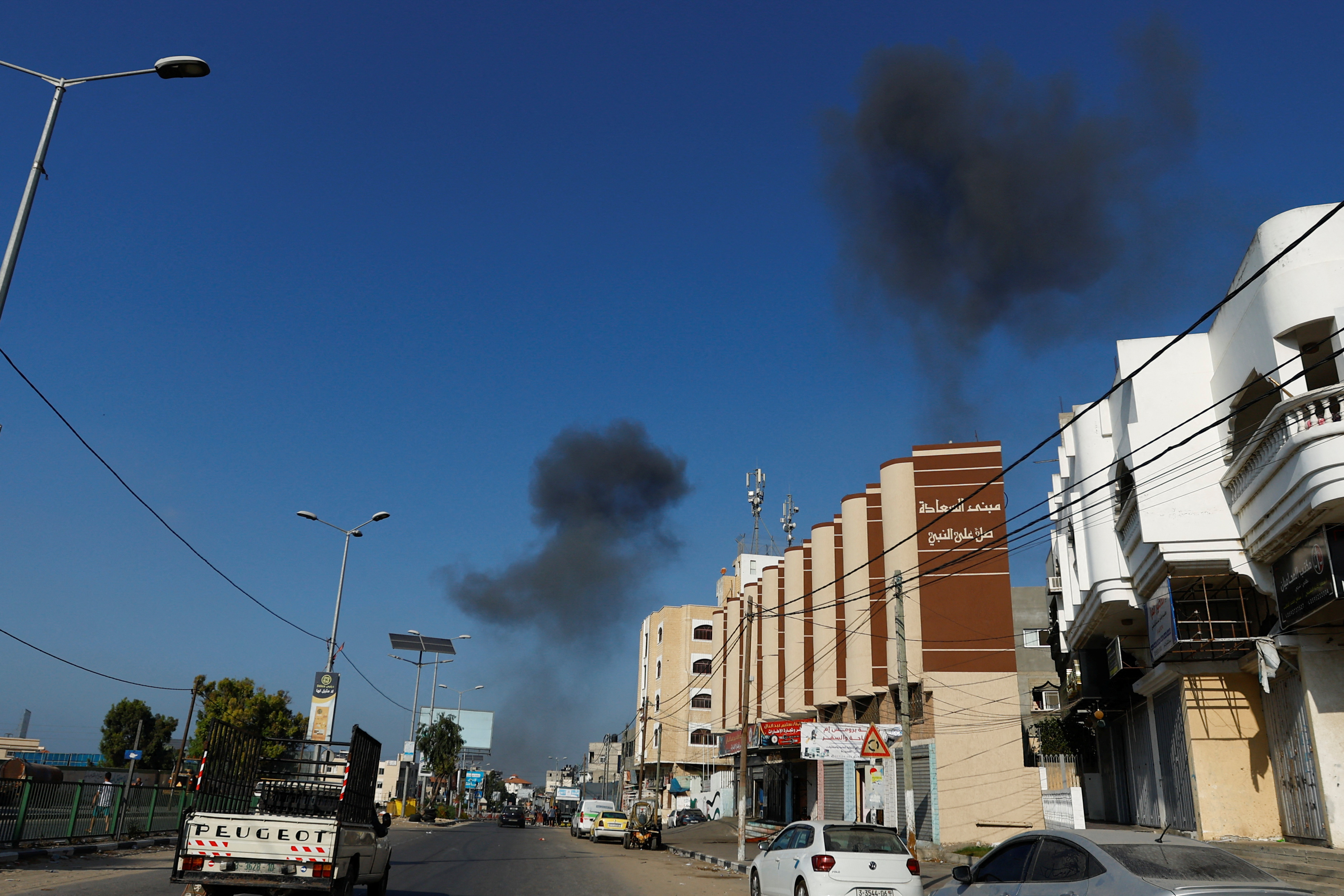 Smoke rises during Israeli strikes in Khan Younis, as the conflict between Israel and Hamas continues, in Khan Younis in the southern Gaza Strip