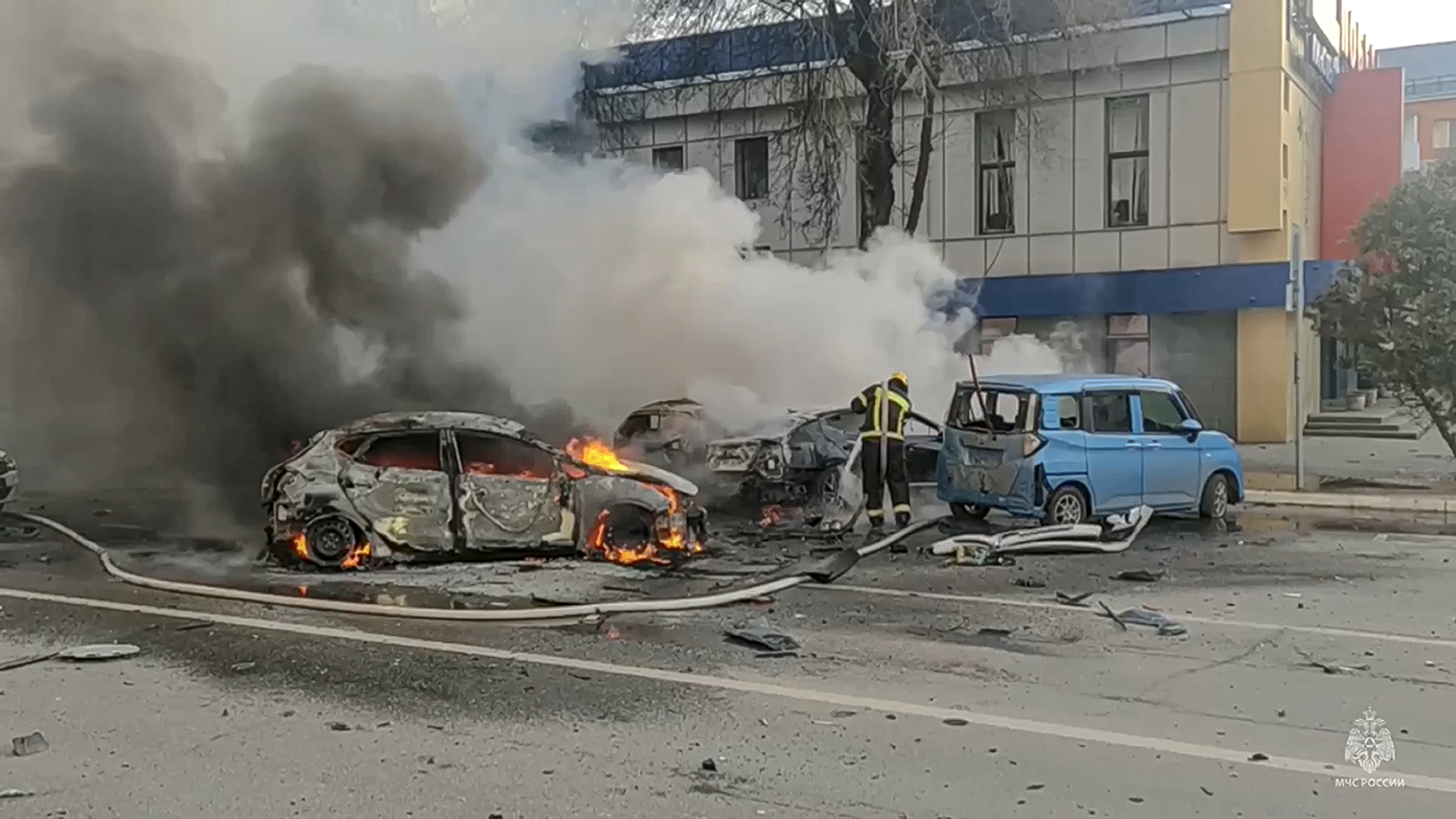 A car on fire after the attack on Belgorod. There is lots of smoke