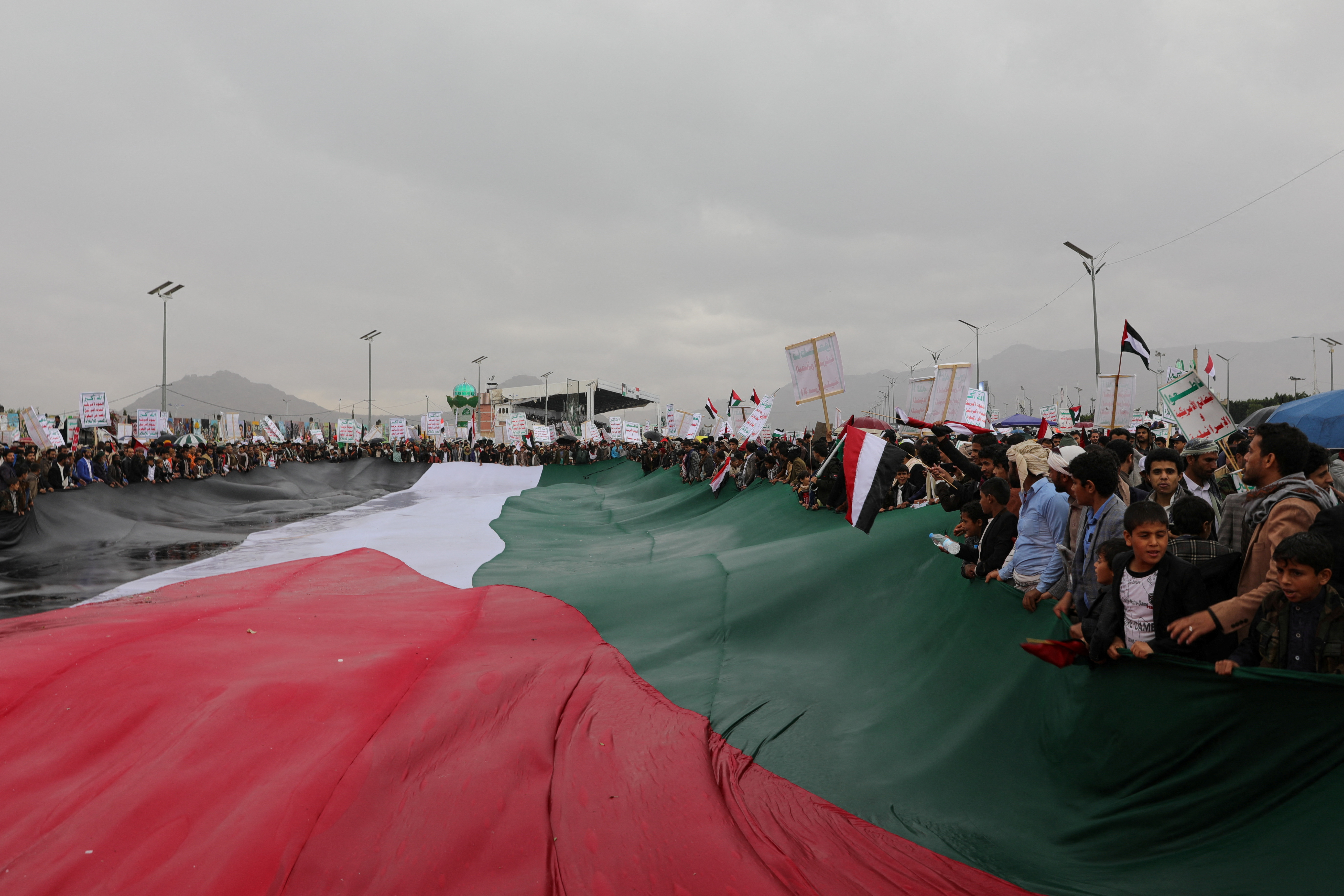 Houthi supporters rally in Sanaa