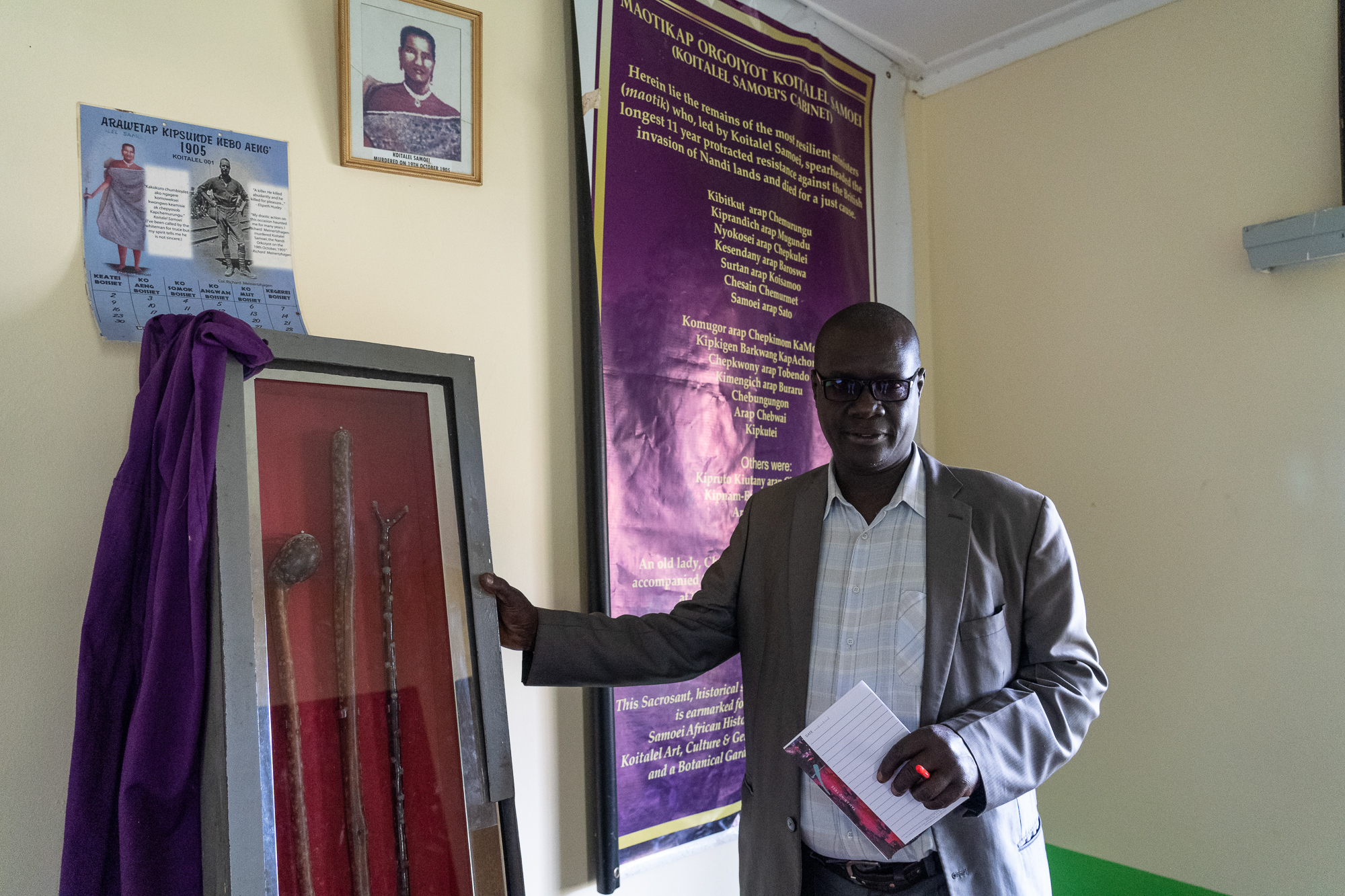 A Nandi historian with old artefacts