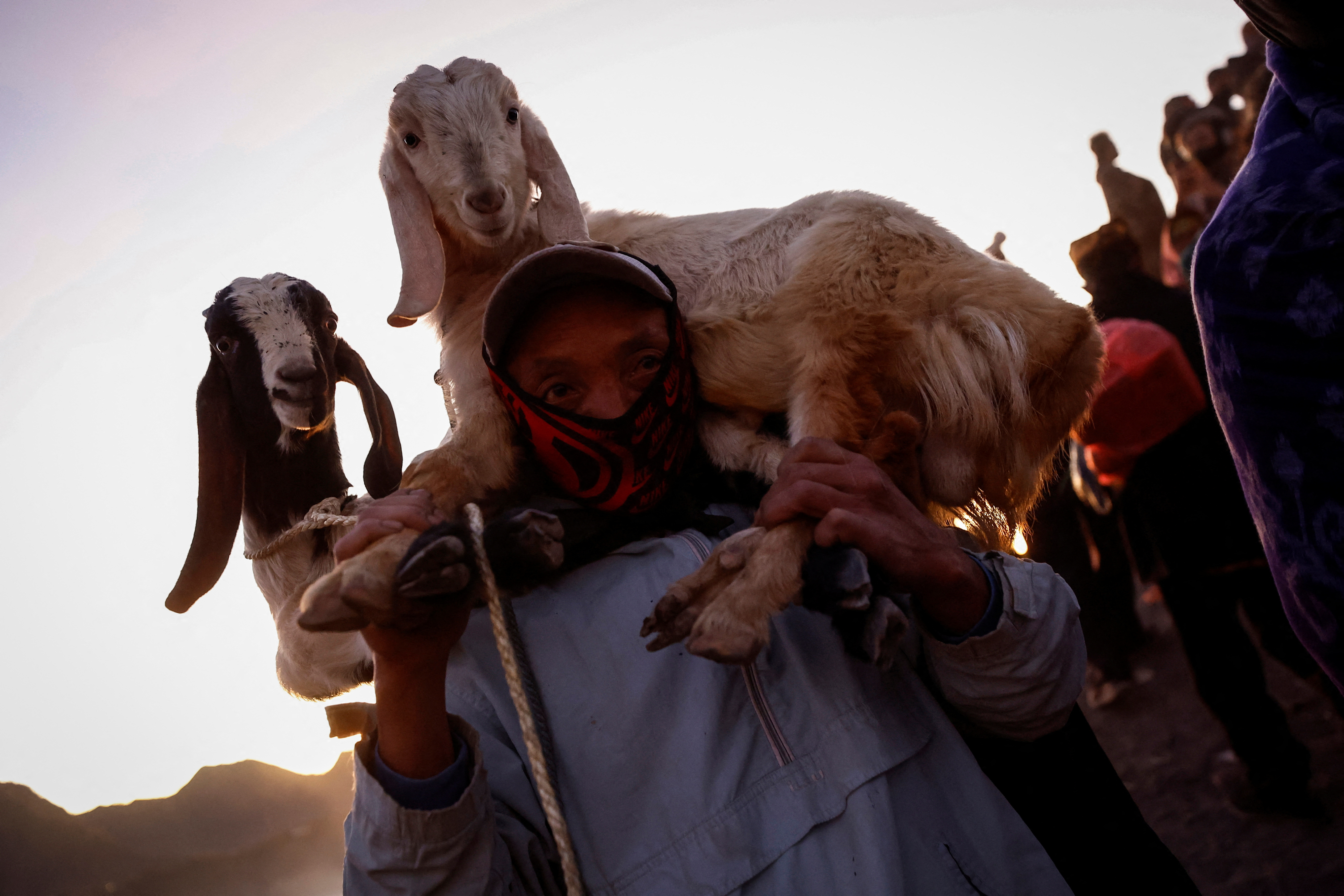 ndonesia's Tenggerese pray for rain as climate change threatens crops