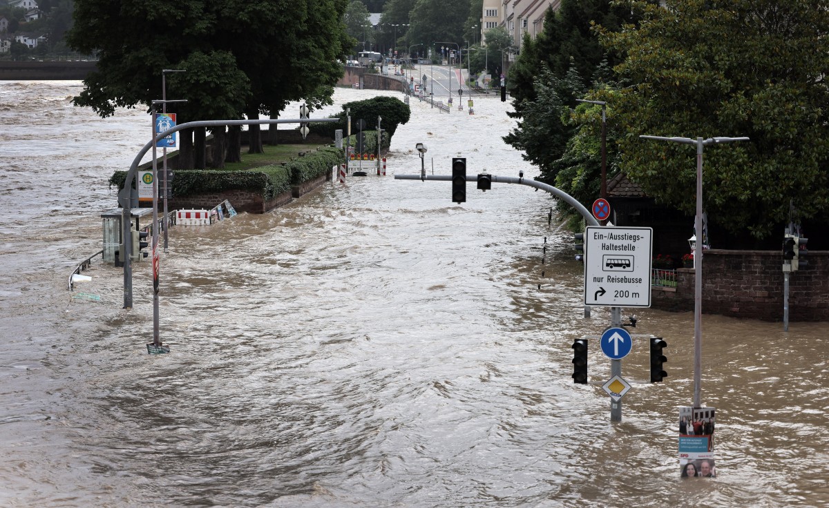 Four dead as floods sweep southern Germany