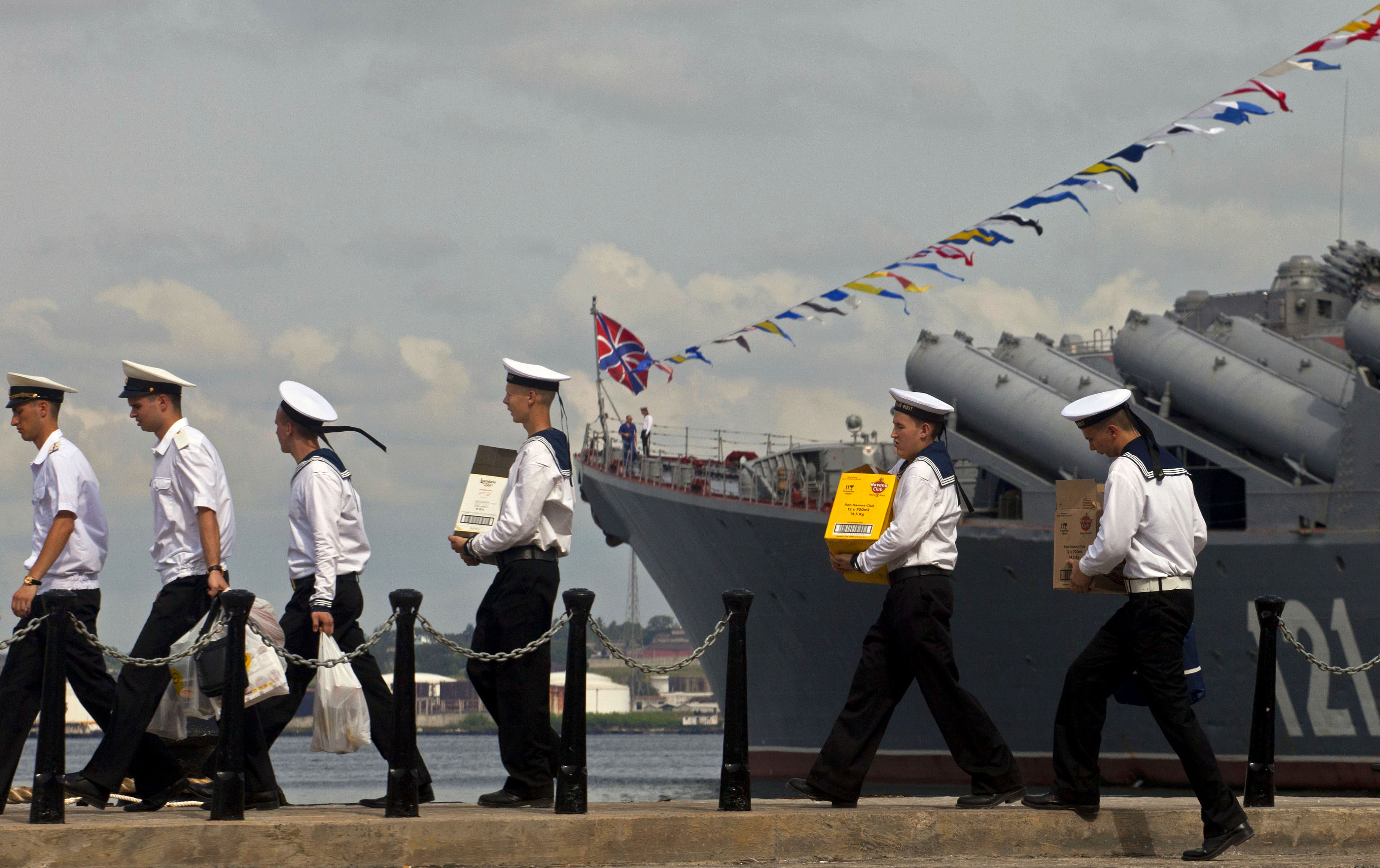 Sailors from Russia in Cuba