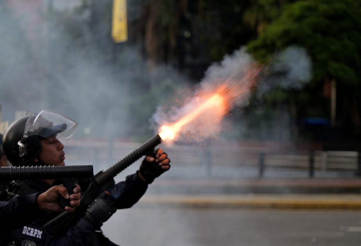 Venezuelan protesters teargassed in wake of disputed vote
