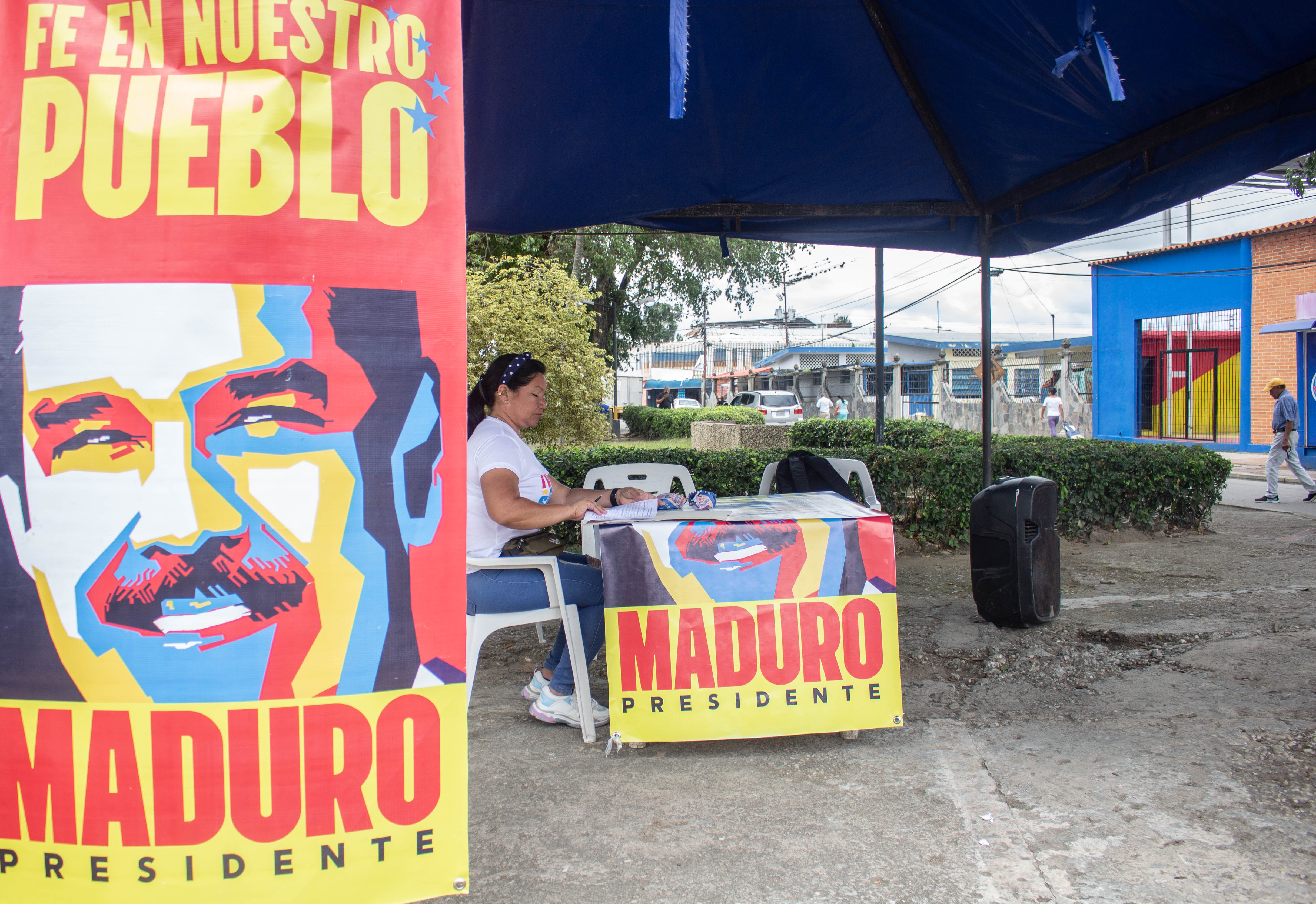 Elsa Rojas campaigns for Maduro in a small town in northwest Venezuela.