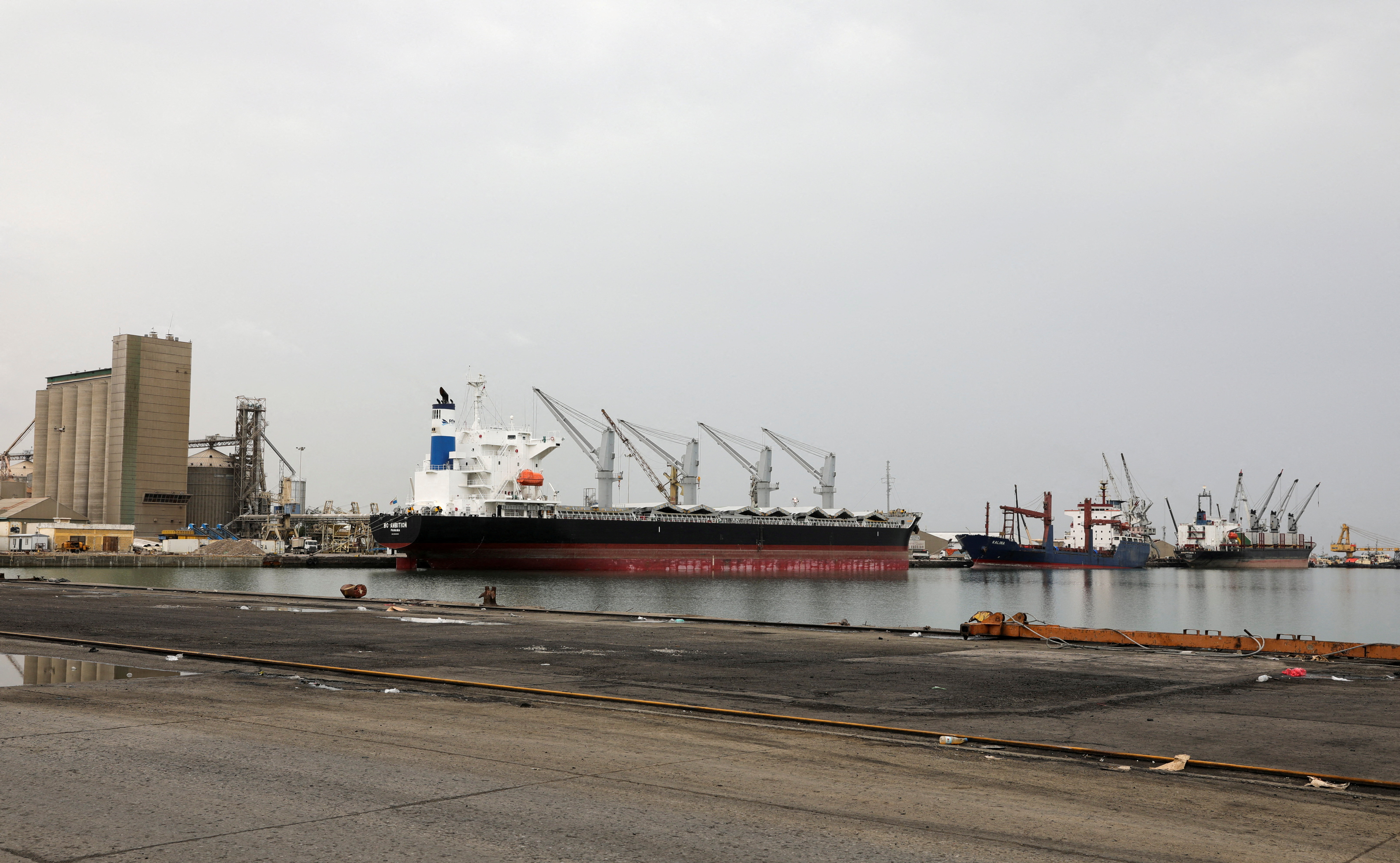 Merchant ships in Hodeidah