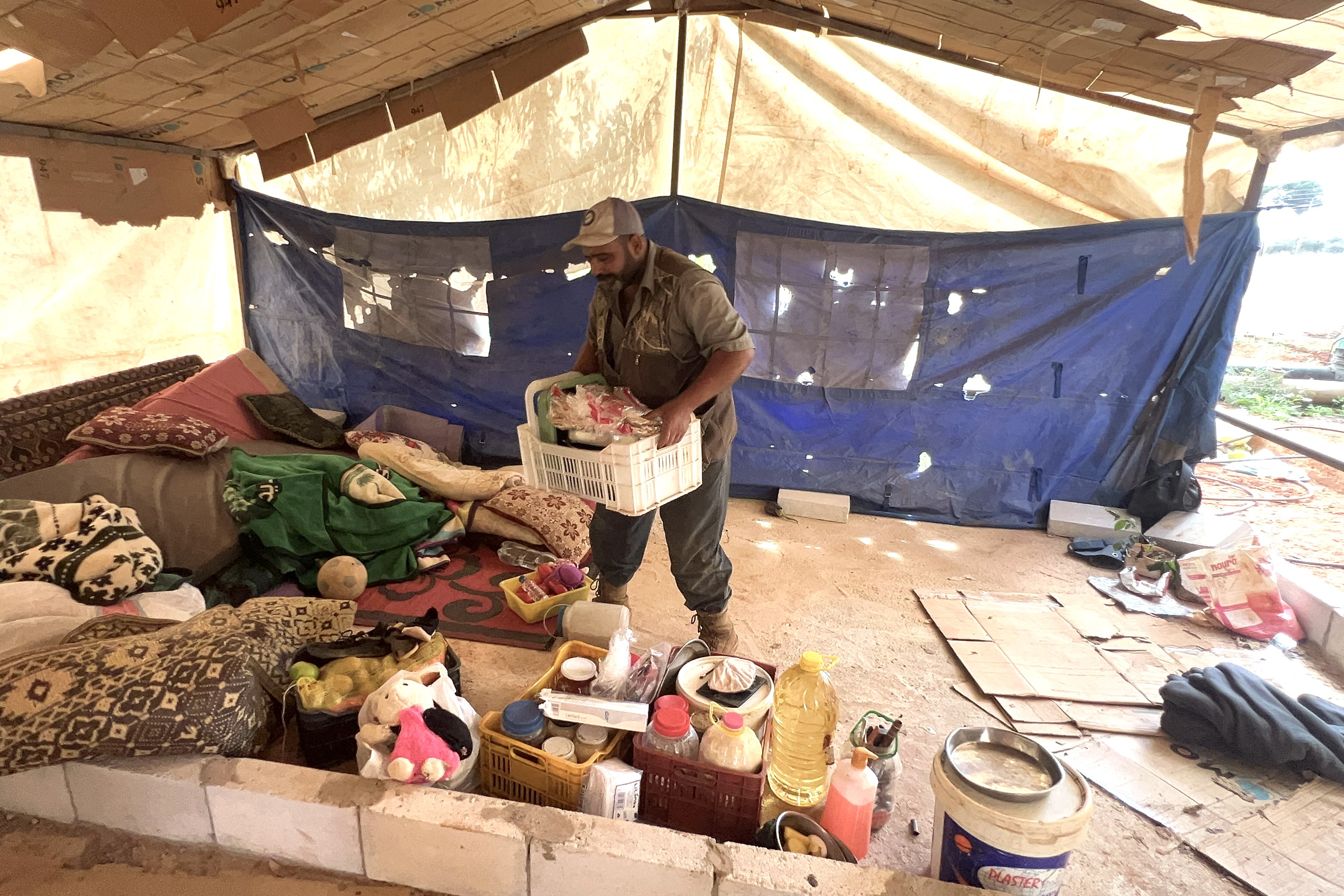 Israeli leaflets tell south Lebanon residents to evacuate