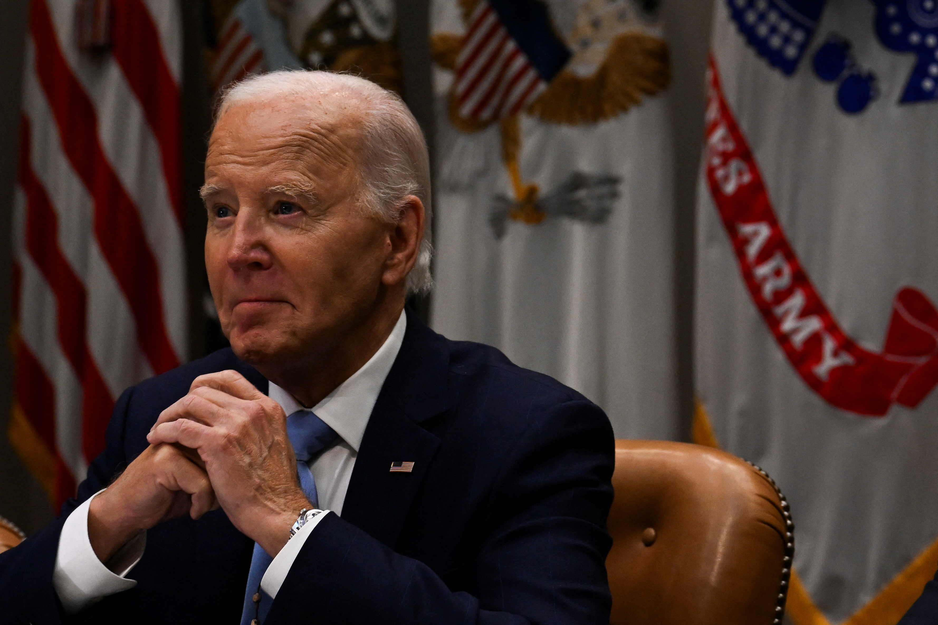 US President Biden receives interagency briefing on Hurricane Helene response and recovery efforts in the Roosevelt Room in the White House in Washington, US, October 1, 2024. REUTERS/Annabelle Gordon