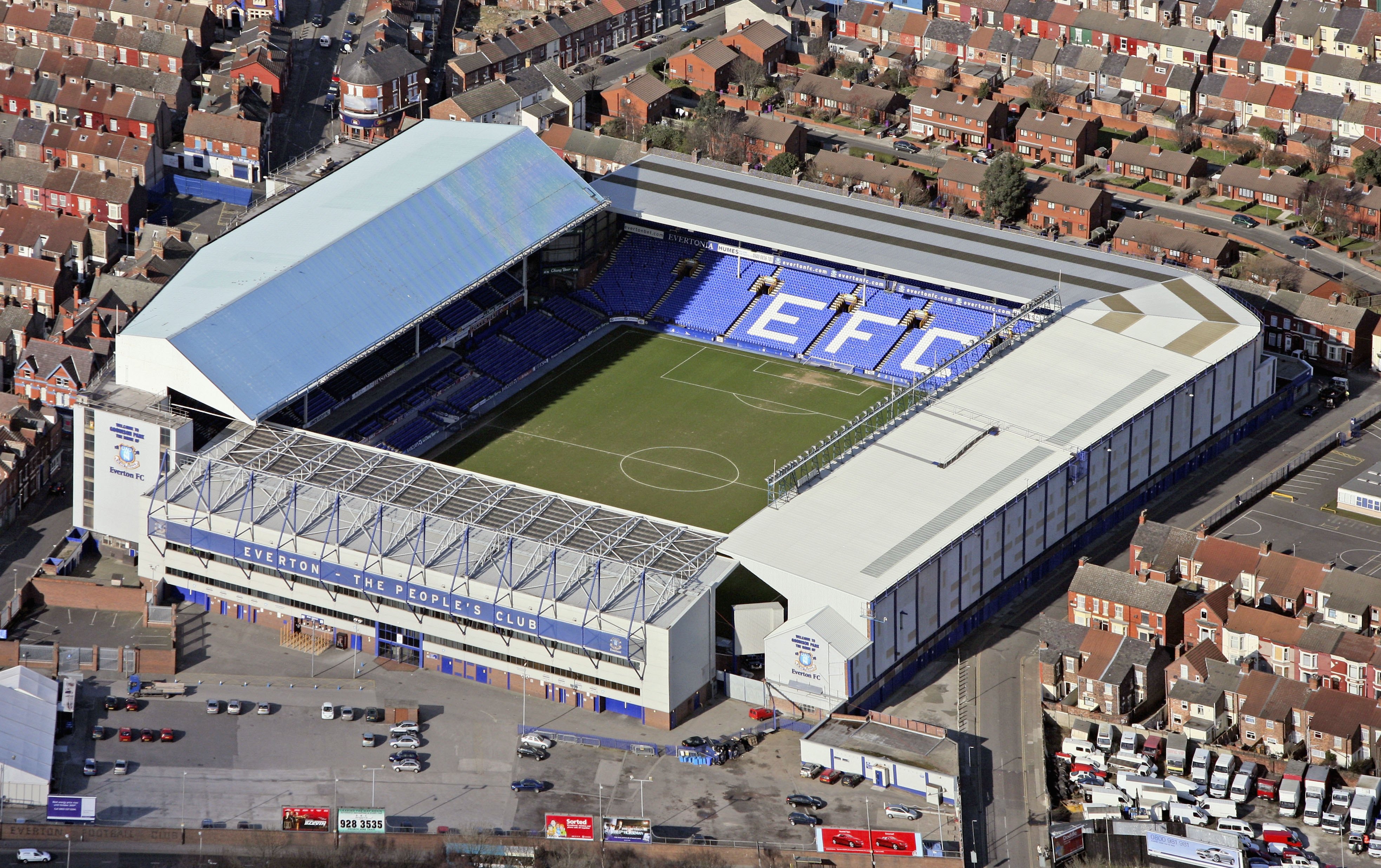 LIVERPOOL, ENGLAND - FEBRUARY 20: Terraced housing surrounds Everton Football Club's Goodison Park Ground in this aerial photo taken on February 20, 2006 above Liverpool, England. (Photo by David Goddard/Getty Images)