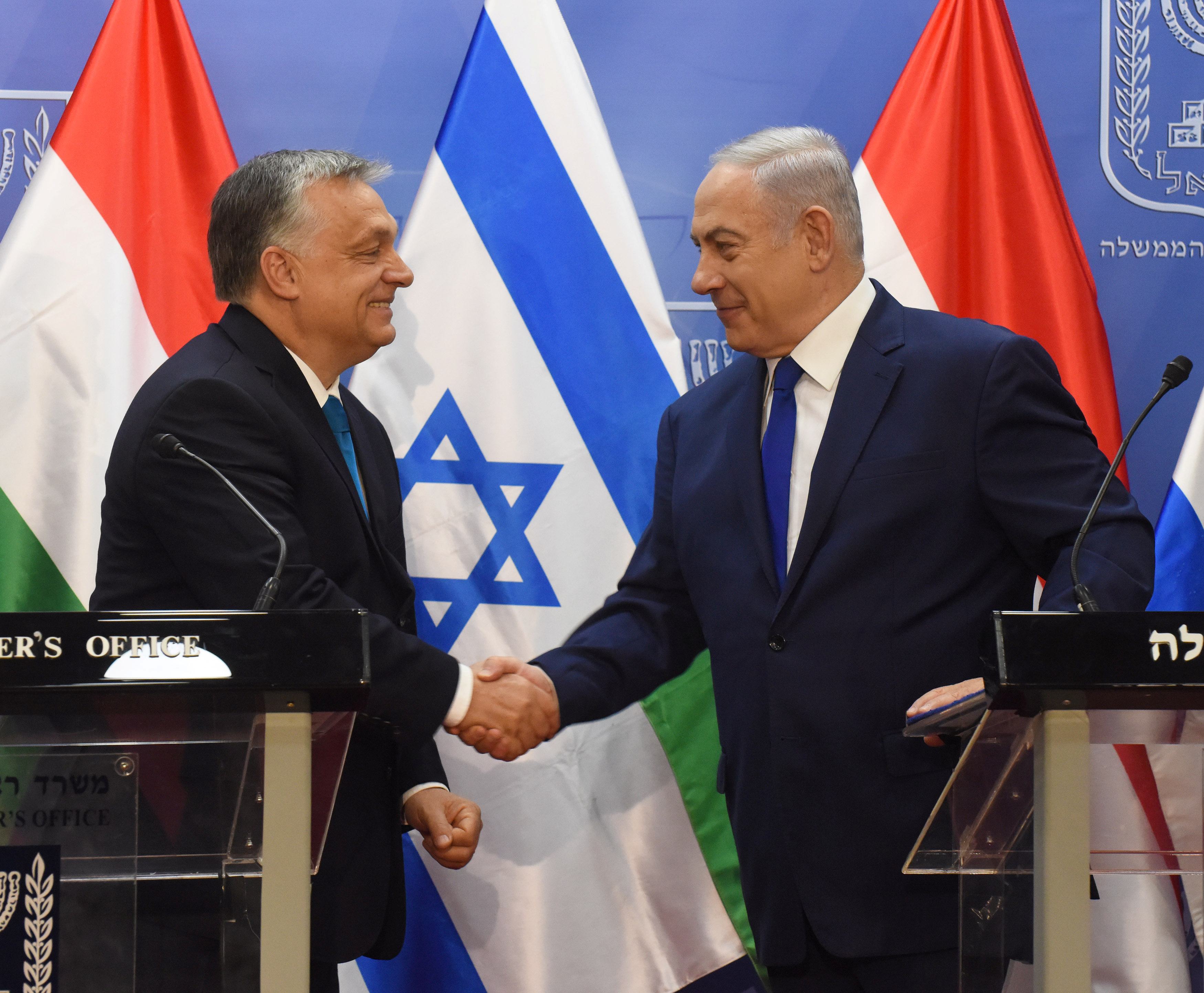 Hungarian Prime Minister Viktor Orban shakes hands with Israeli Prime Minister Benjamin Netanyahu during a joint statment, at the prime minister's office in Jerusalem, July 19, 2018