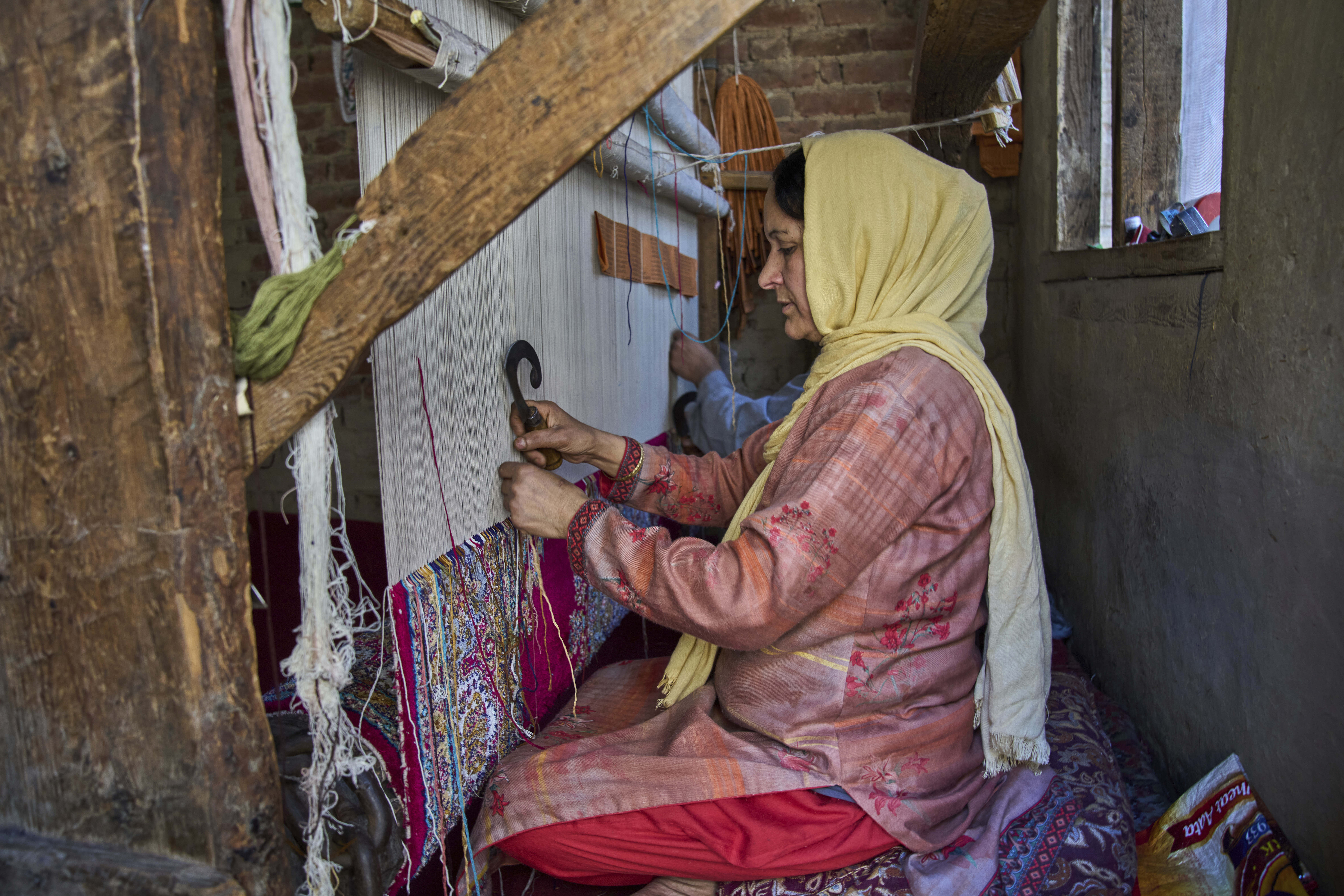 Decades-old Kashmiri weaving legacy threatened by global trade policies