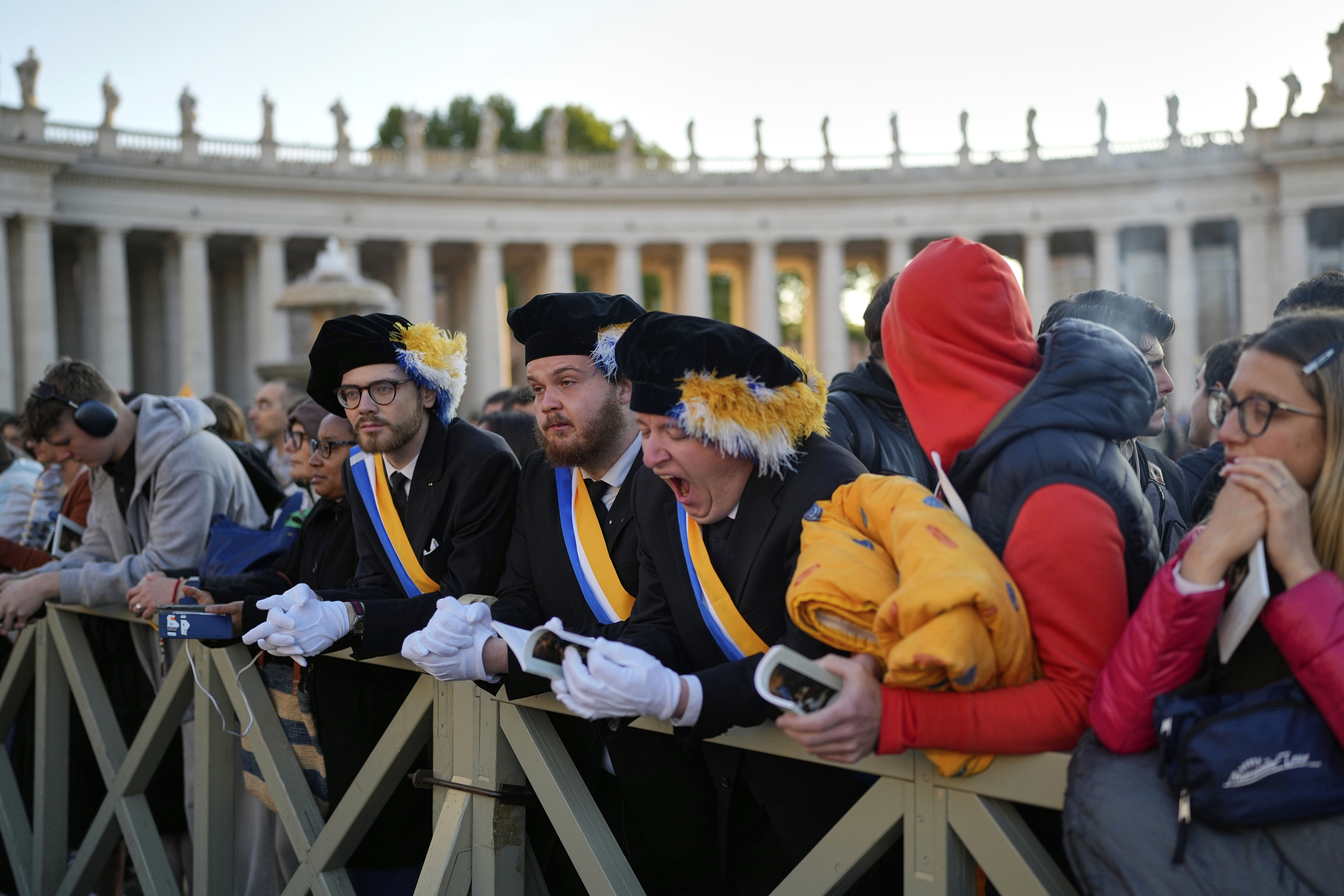 Huge crowds flock to Vatican for Pope Francis's funeral