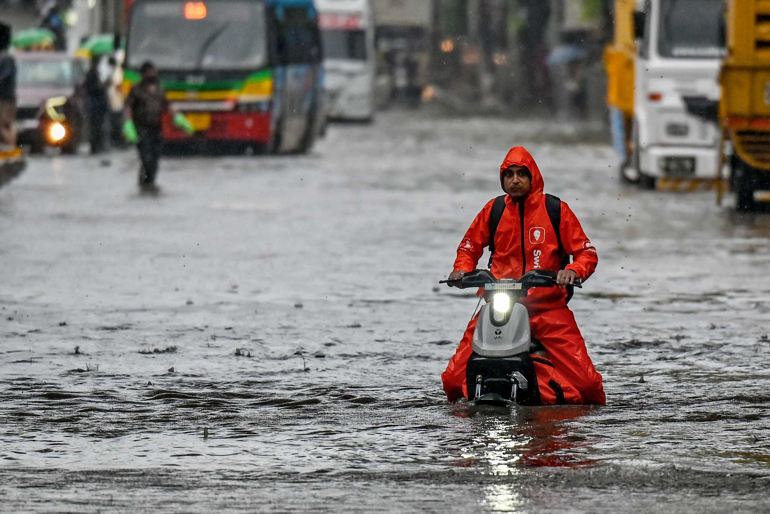 India's monsoon lashes Mumbai as rains arrive early