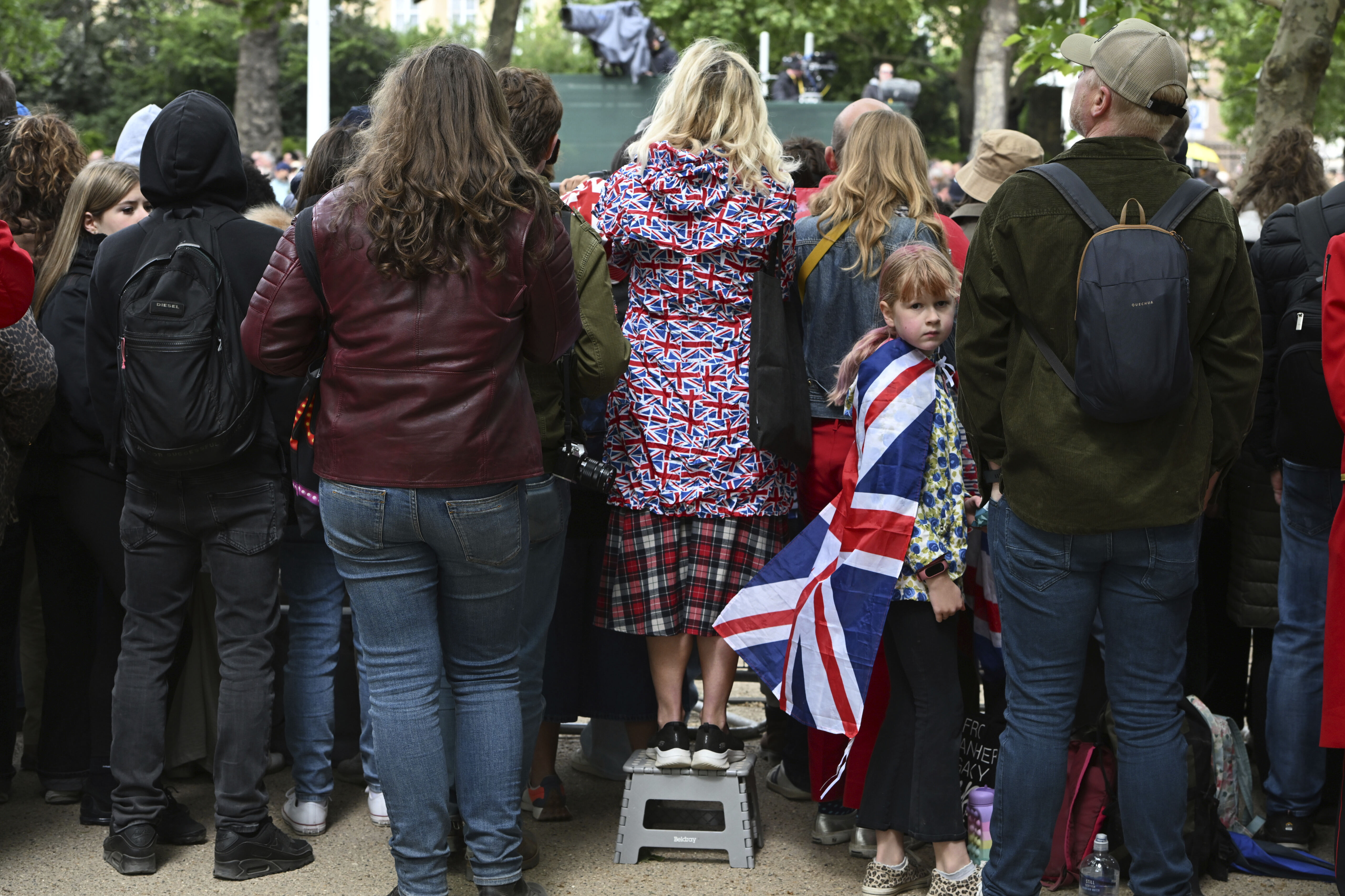 Britain's V-E Day parade draws thousands celebrating 80th anniversary