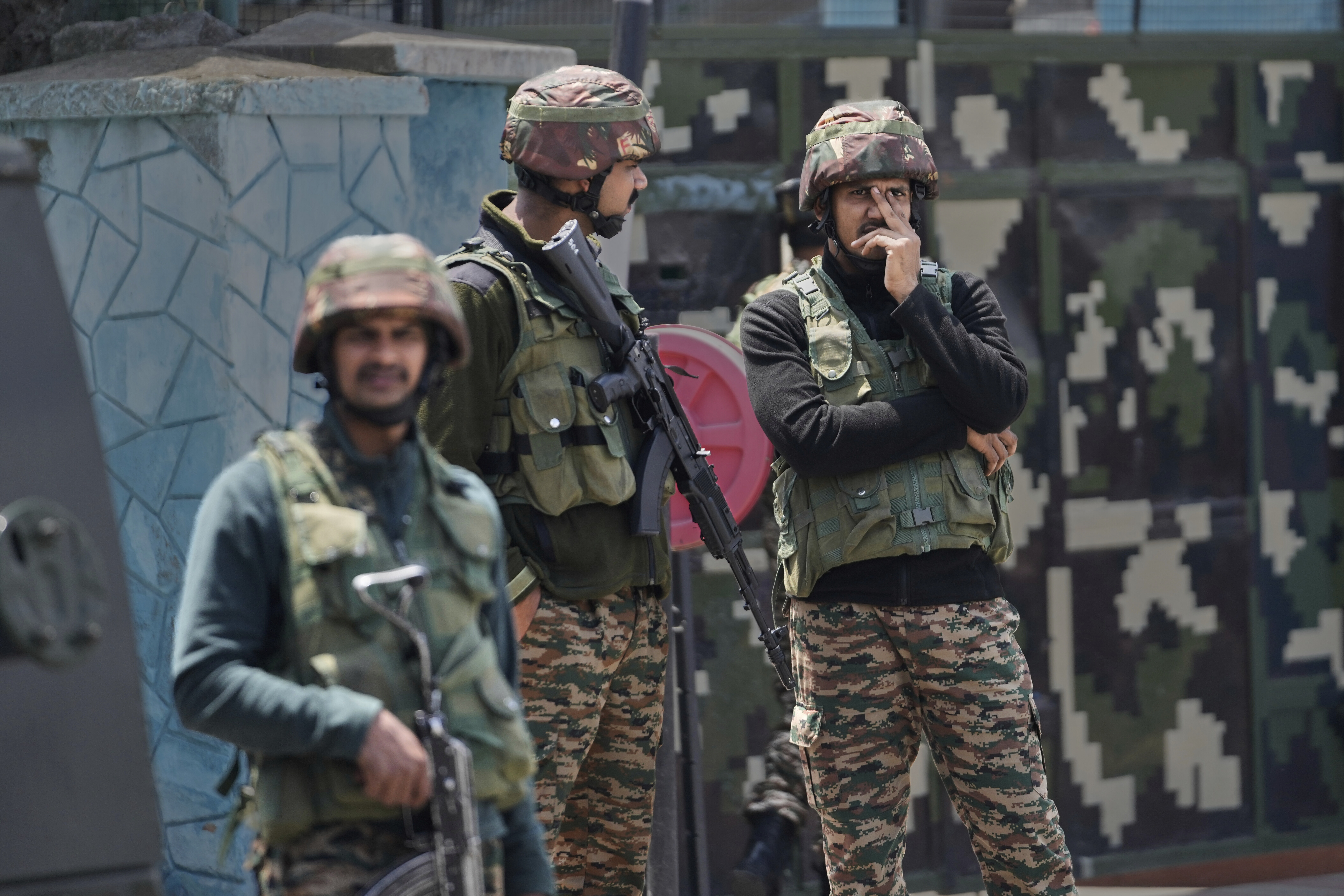 Indian soldiers in Kashmir