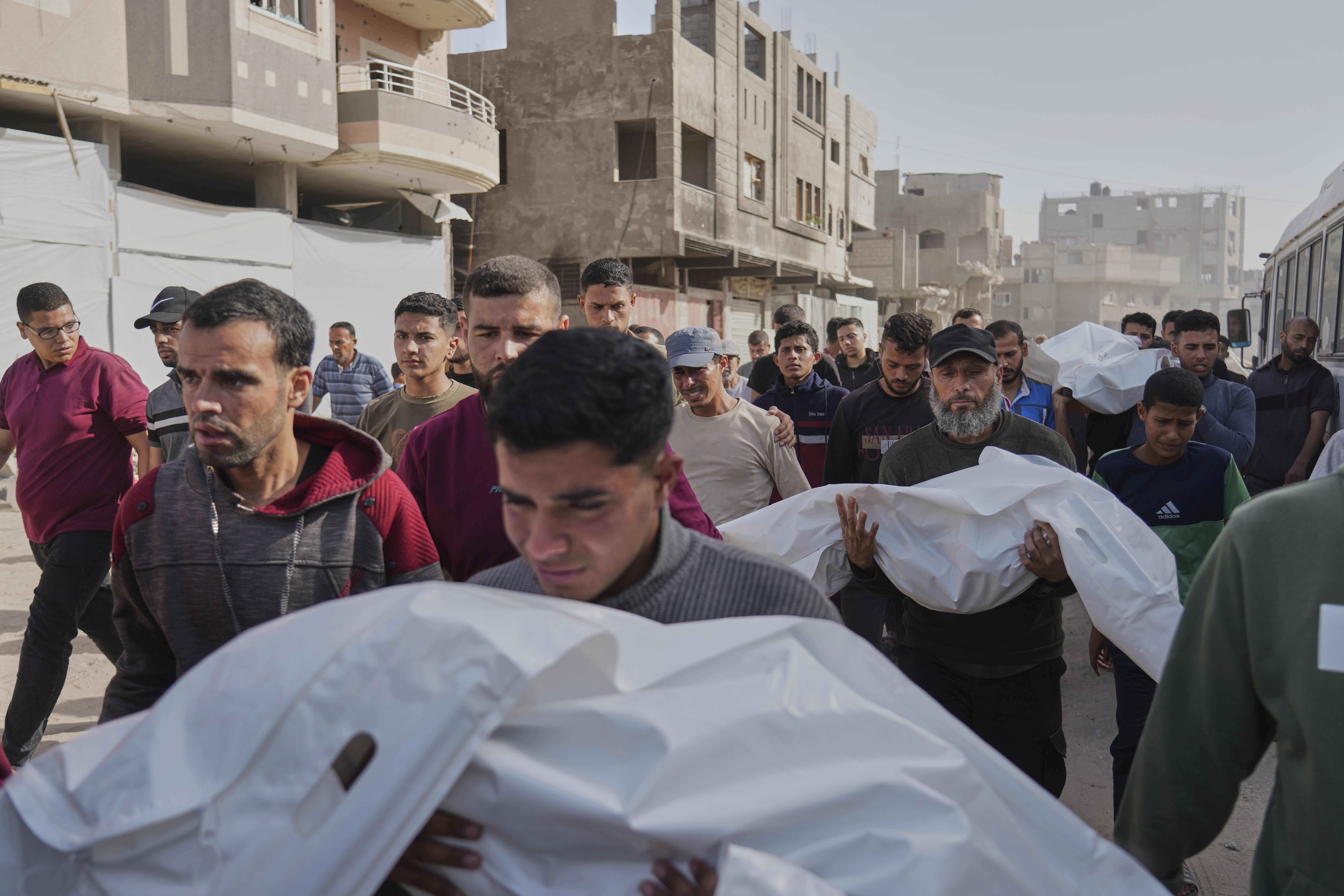 Mideast Wars Gaza Hospital Food