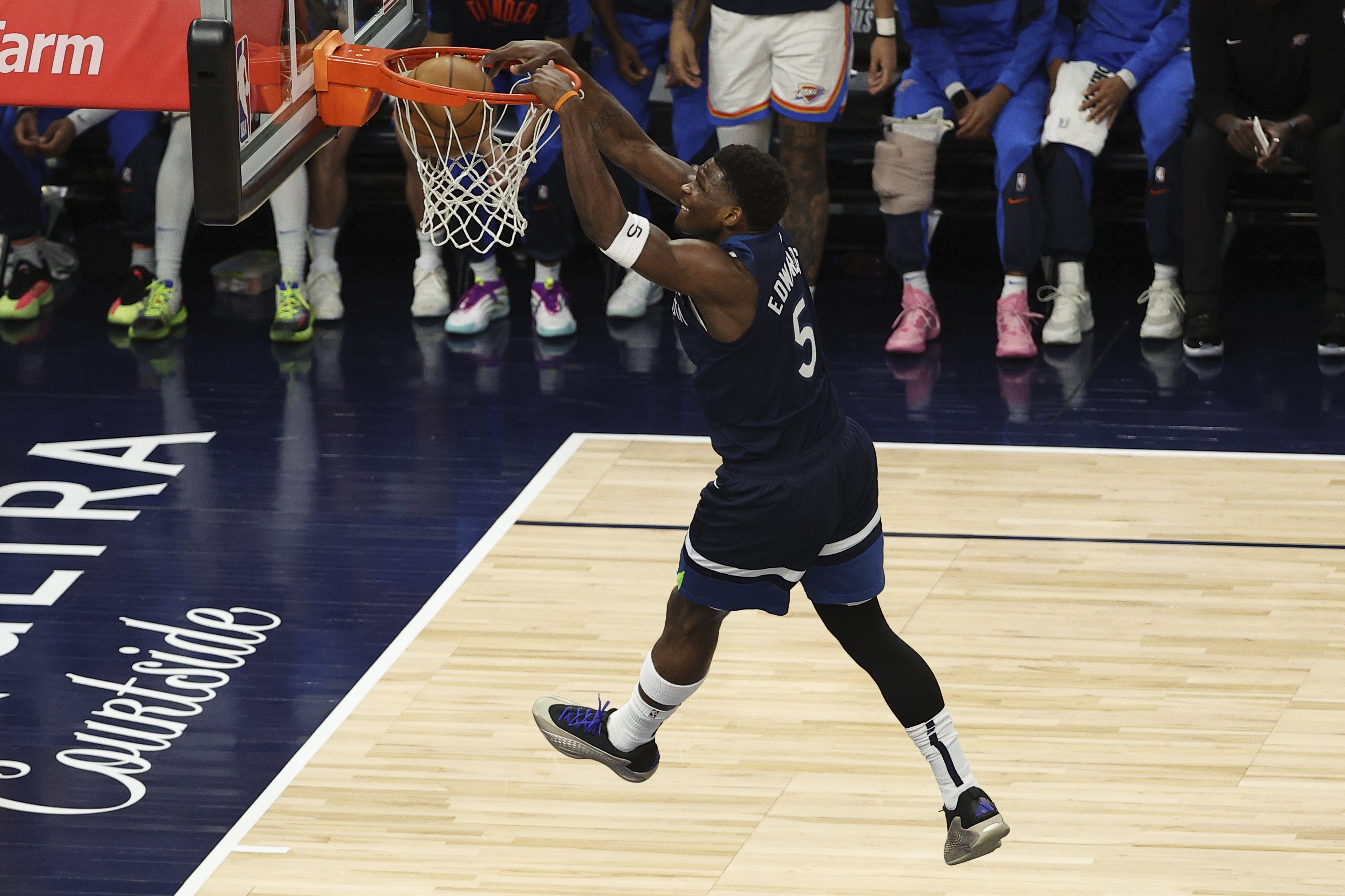 Anthony Edwards in action.