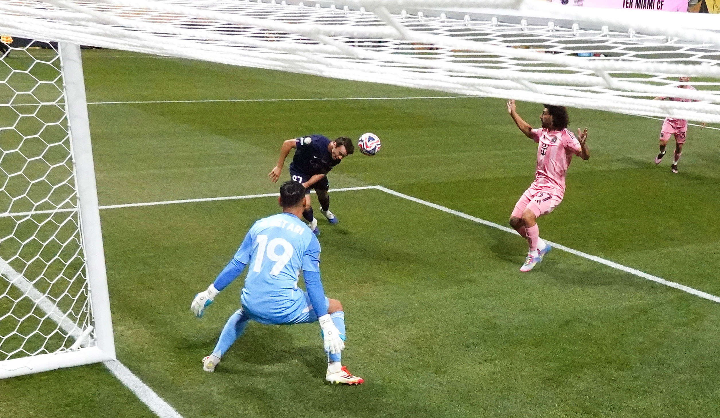 Neves heads in PSG's first goal