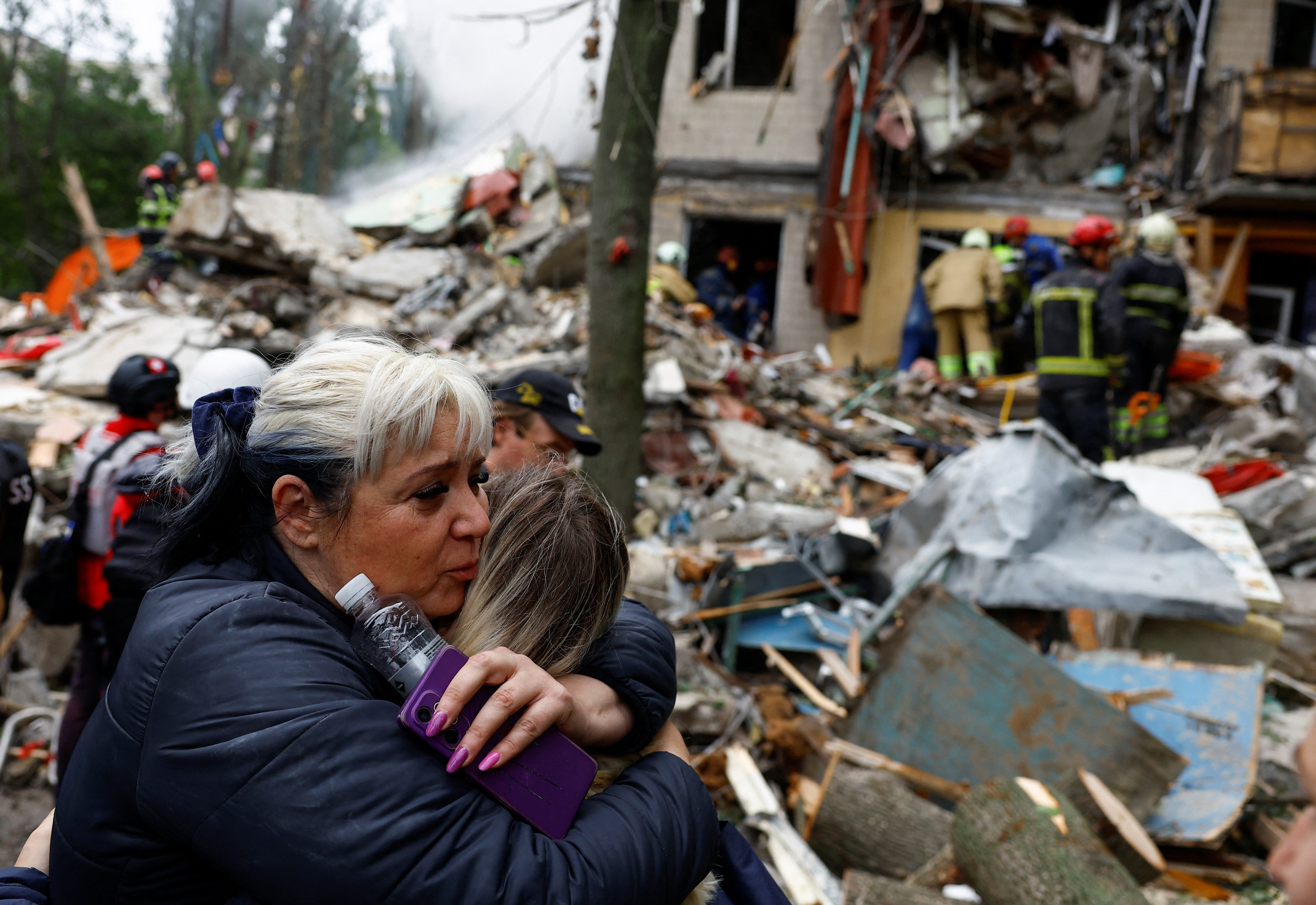 Fires and destruction as missile attacks rattle Ukraine's capital