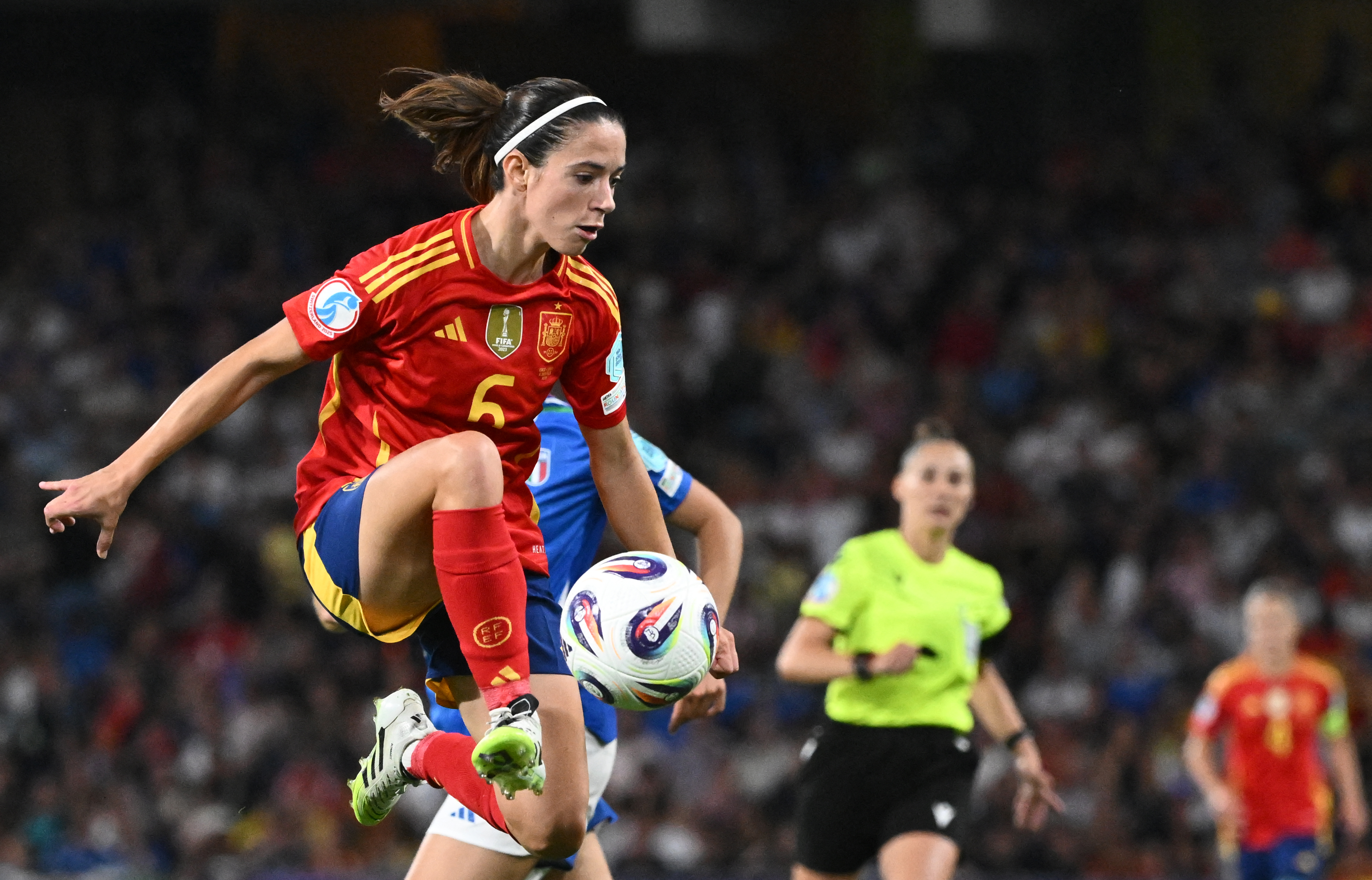 Spain's midfielder #06 Aitana Bonmati in action.