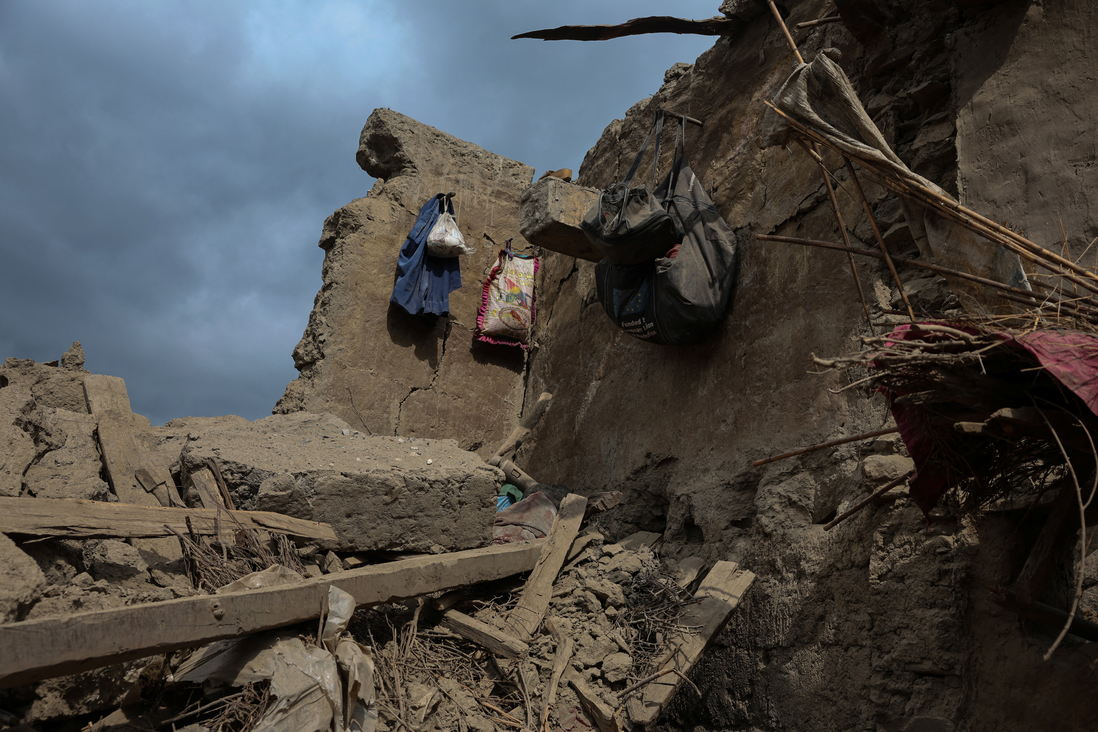 Rescuers race to find Afghan quake survivors as death toll rises