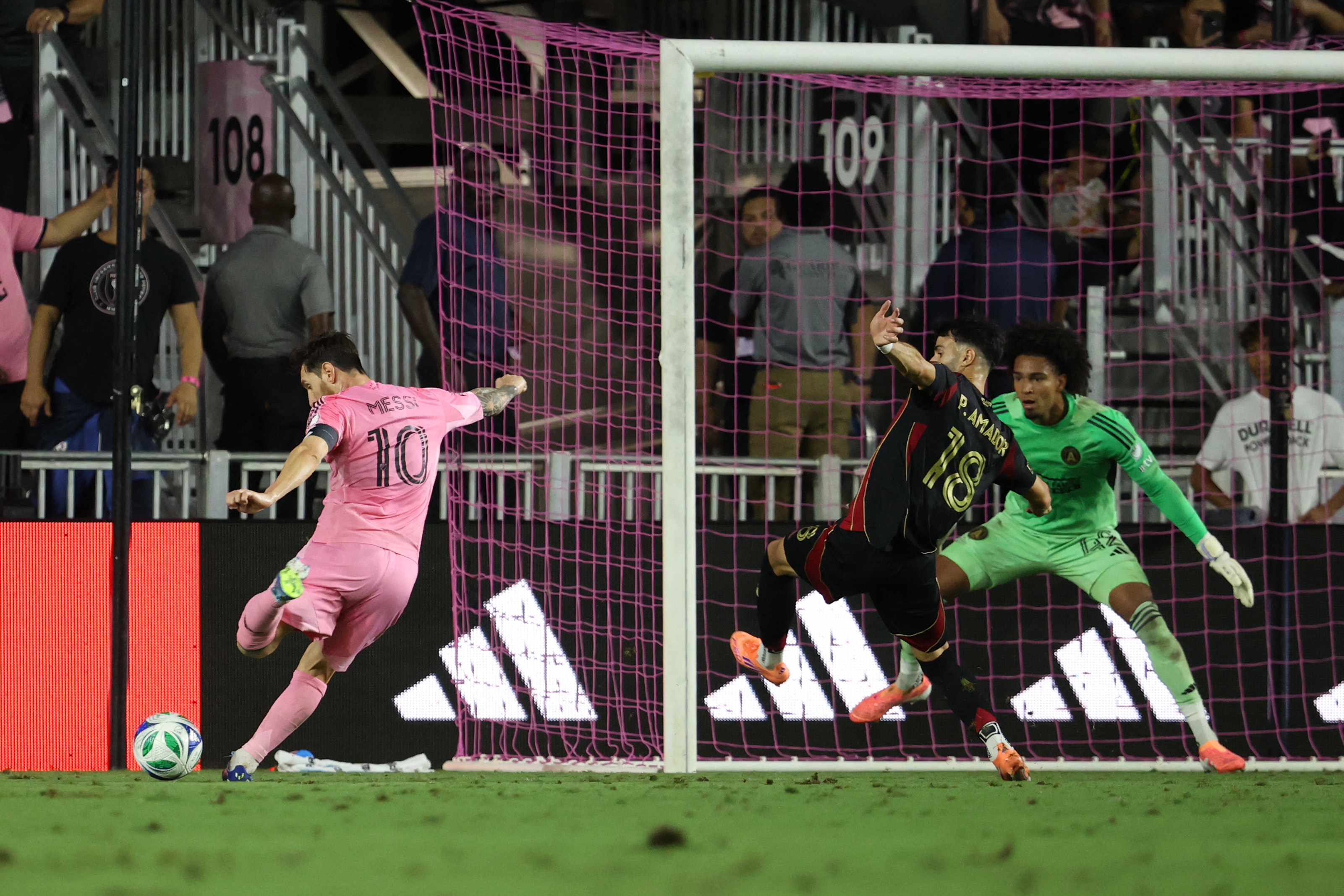 Lionel Messi in action.