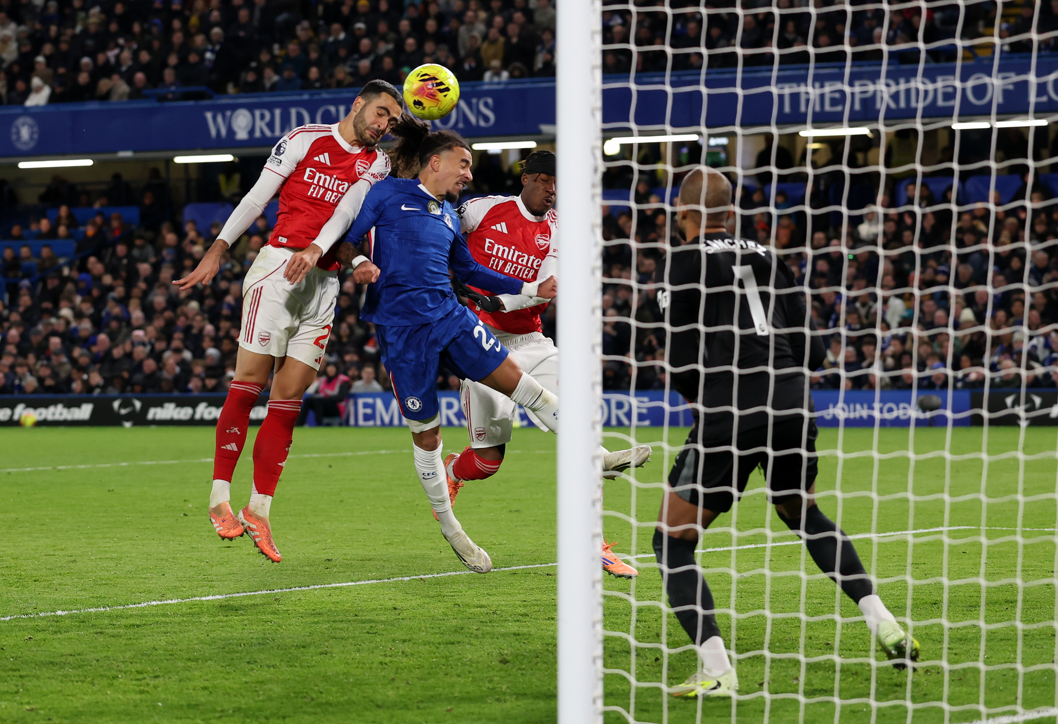 LONDON, ENGLAND - NOVEMBER 30: Mikel Merino of Arsenal scores his team's first goal during the Premier League match between Chelsea and Arsenal at Stamford Bridge on November 30, 2025 in London, England. (Photo by Ryan Pierse/Getty Images)