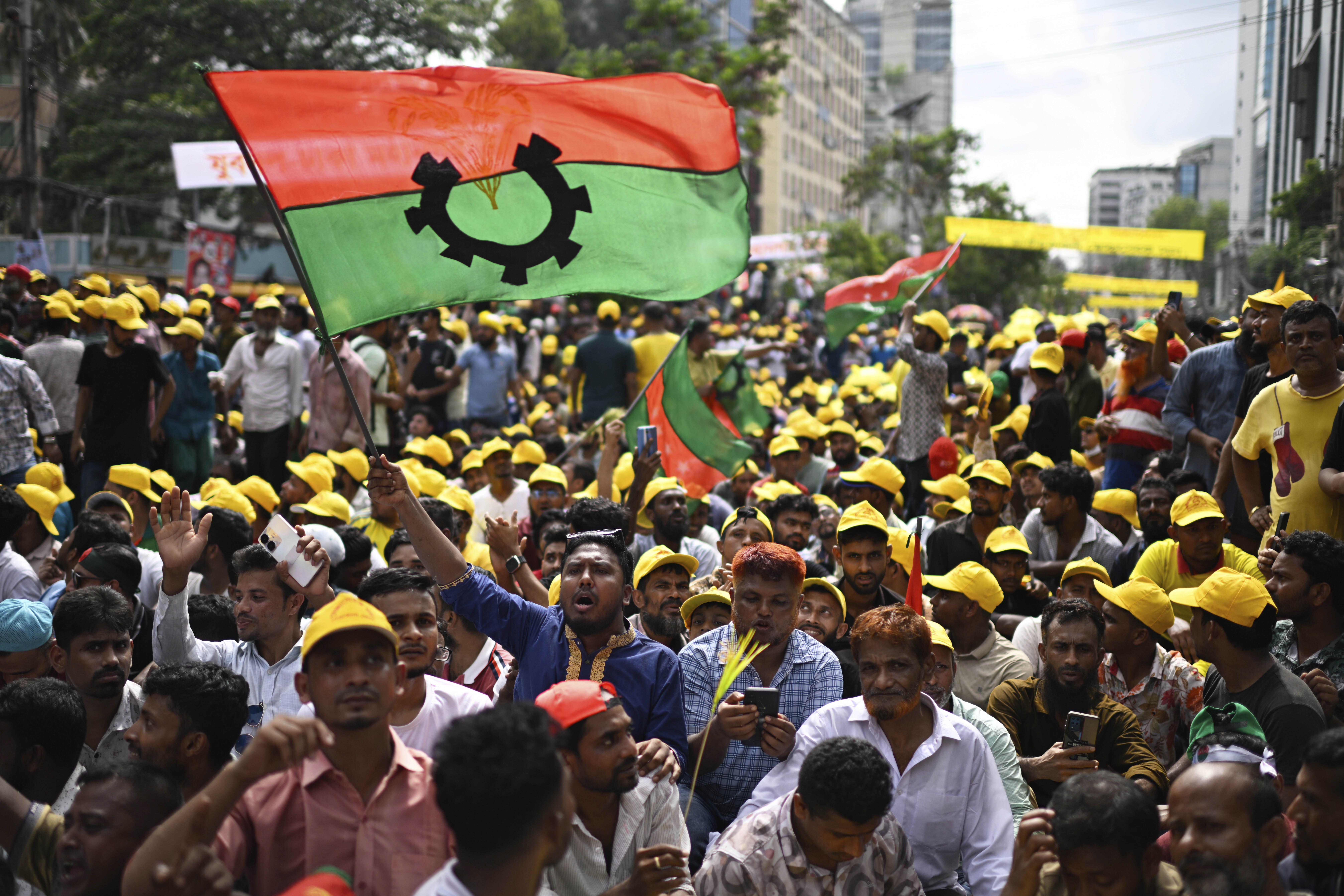 Activists from the Bangladesh Nationalist Party (BNP) gather on the streets calling for a general election.